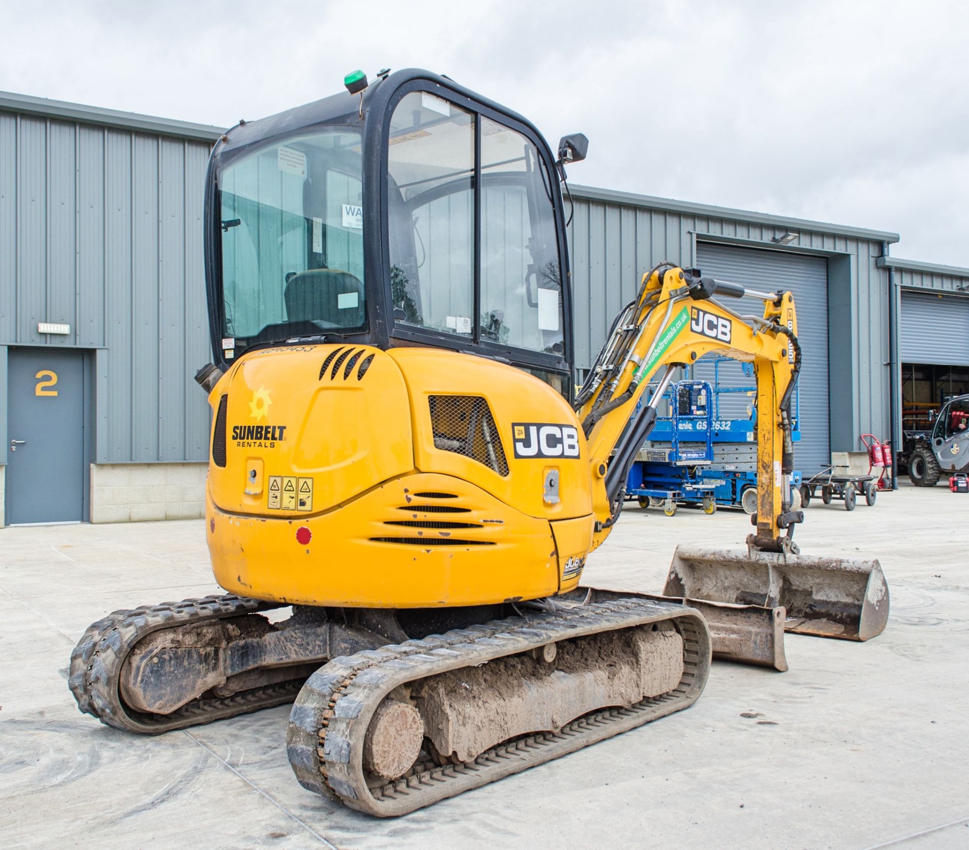 JCB 8025 ZTS 2.5 tonne zero tail swing rubber tracked mini excavator Year: 2013 S/N: 2226194 - Image 4 of 20