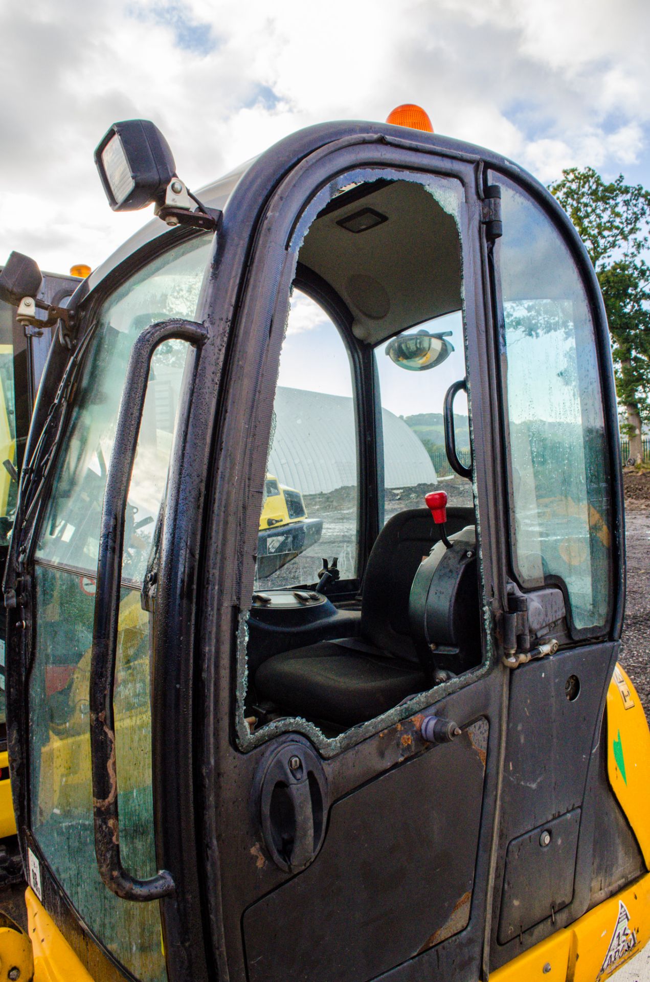 JCB 8018 CTS 1.8 tonne rubber tracked mini excavator  Year: 2016 S/N: 2497615 Recorded Hours: 1424 - Image 22 of 23