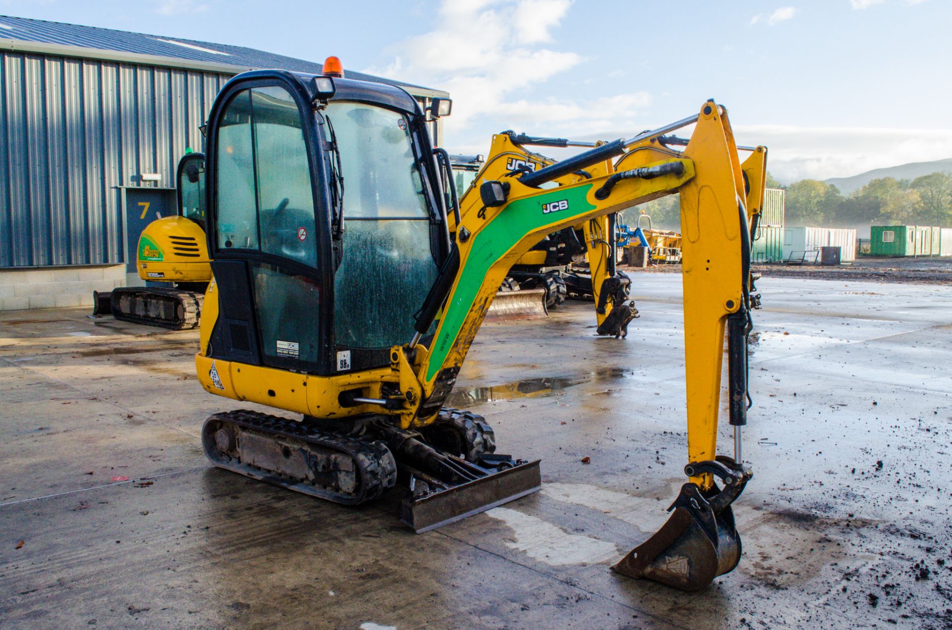 JCB 8018 CTS 1.8 tonne rubber tracked mini excavator  Year: 2016 S/N: 2497615 Recorded Hours: 1424 - Image 2 of 23