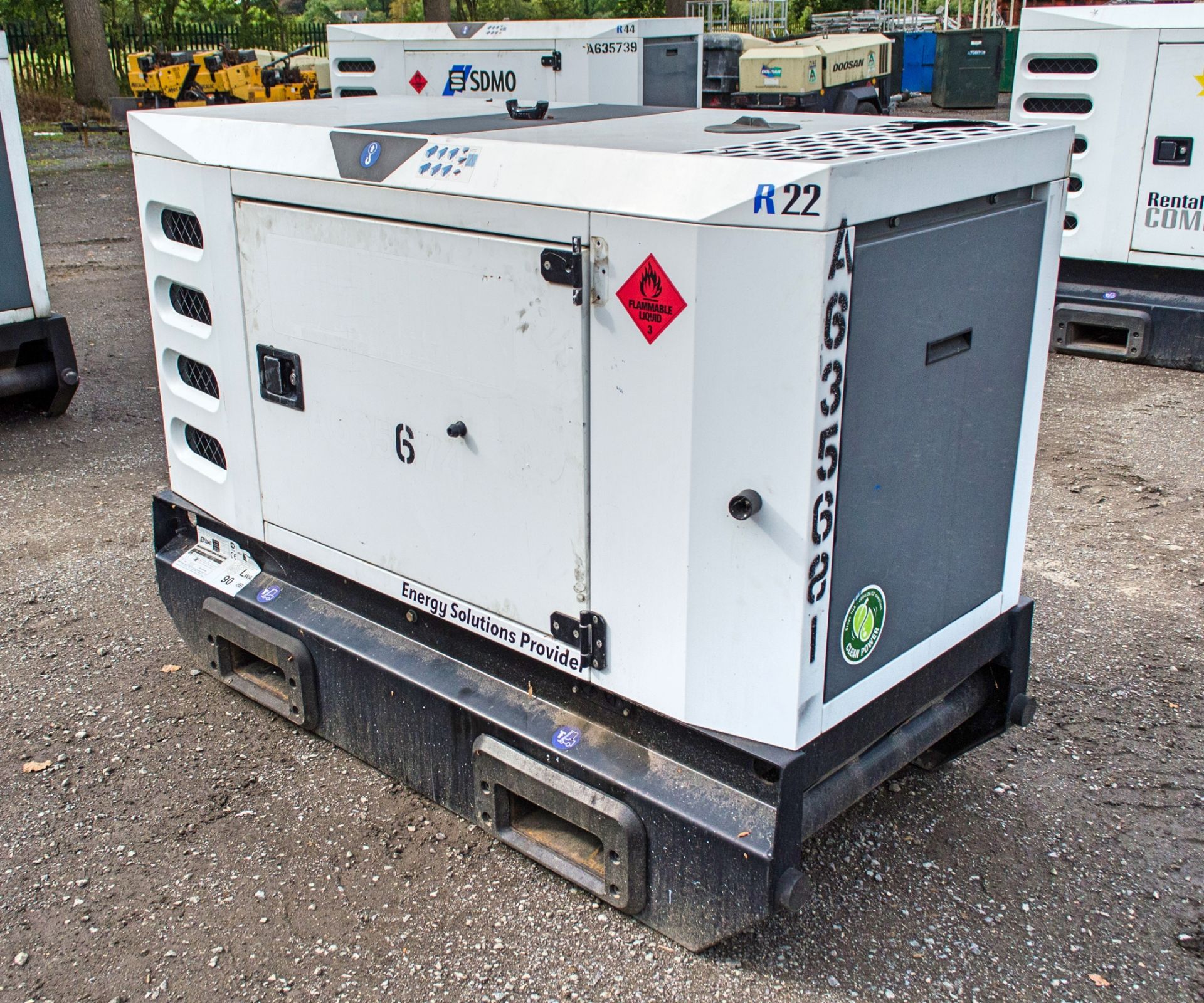 SDMO R22C3 20 kva diesel driven generator Year: 2014 S/N: 4007003 Recorded hours: 23274 A635681 - Image 2 of 5