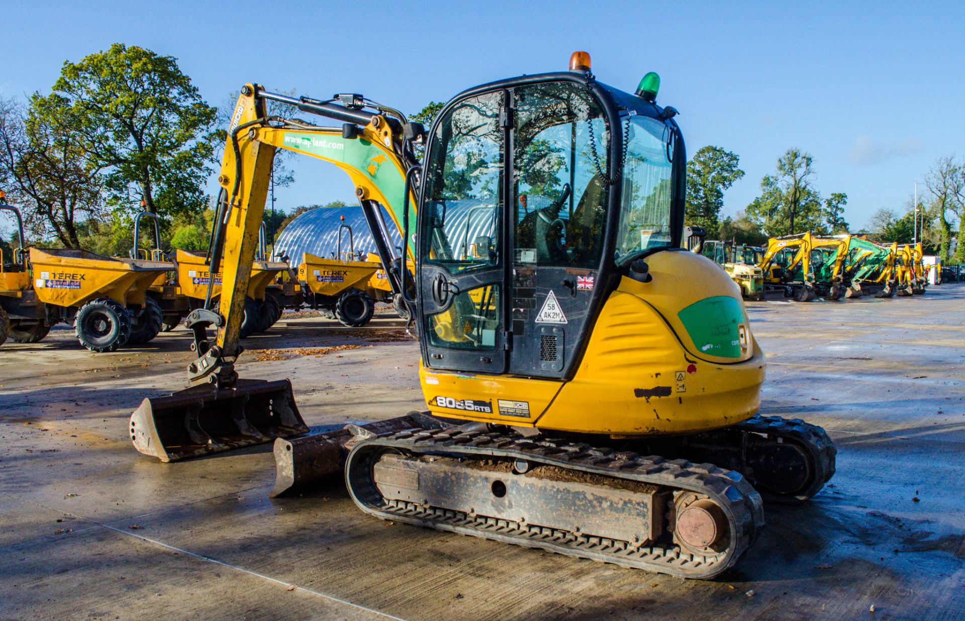 JCB 8055 RTS 5.5 tonne rubber tracked midi excavator Year: 2014 S/N: 20060711 Recorded Hours: 3164 - Image 4 of 20