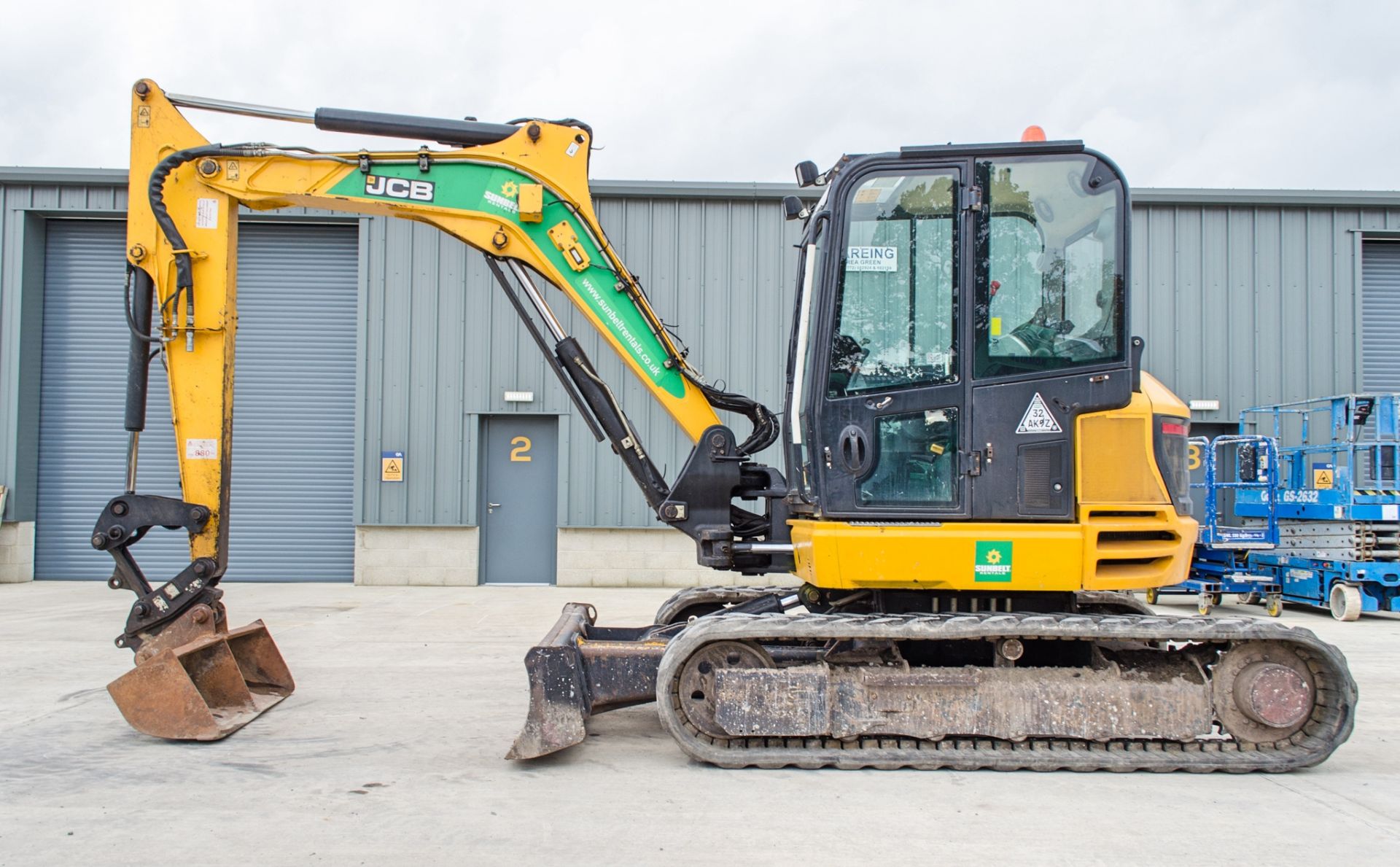 JCB 8085 8 tonne rubber tracked excavator Year: 2014 S/N: 2248847 Recorded Hours: 4478 blade, piped, - Image 7 of 22