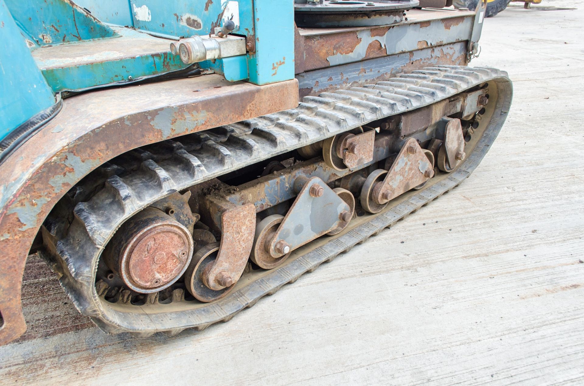 Messeri TCH1500 1.5 tonne rubber tracked swivel skip dumper Year: 2012 S/N: C1002300 Recorded Hours: - Image 11 of 18