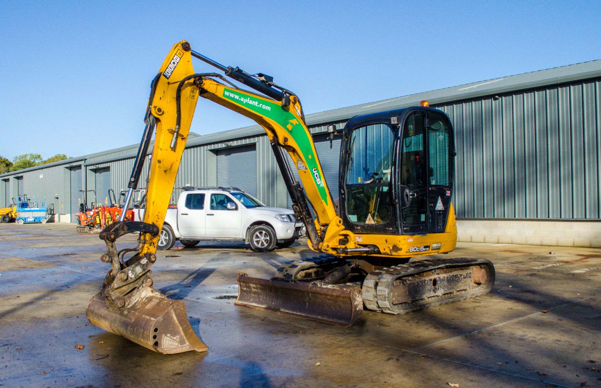 JCB 8055 RTS 5.5 tonne rubber tracked midi excavator Year: 2014 S/N: 20060711 Recorded Hours: 3164