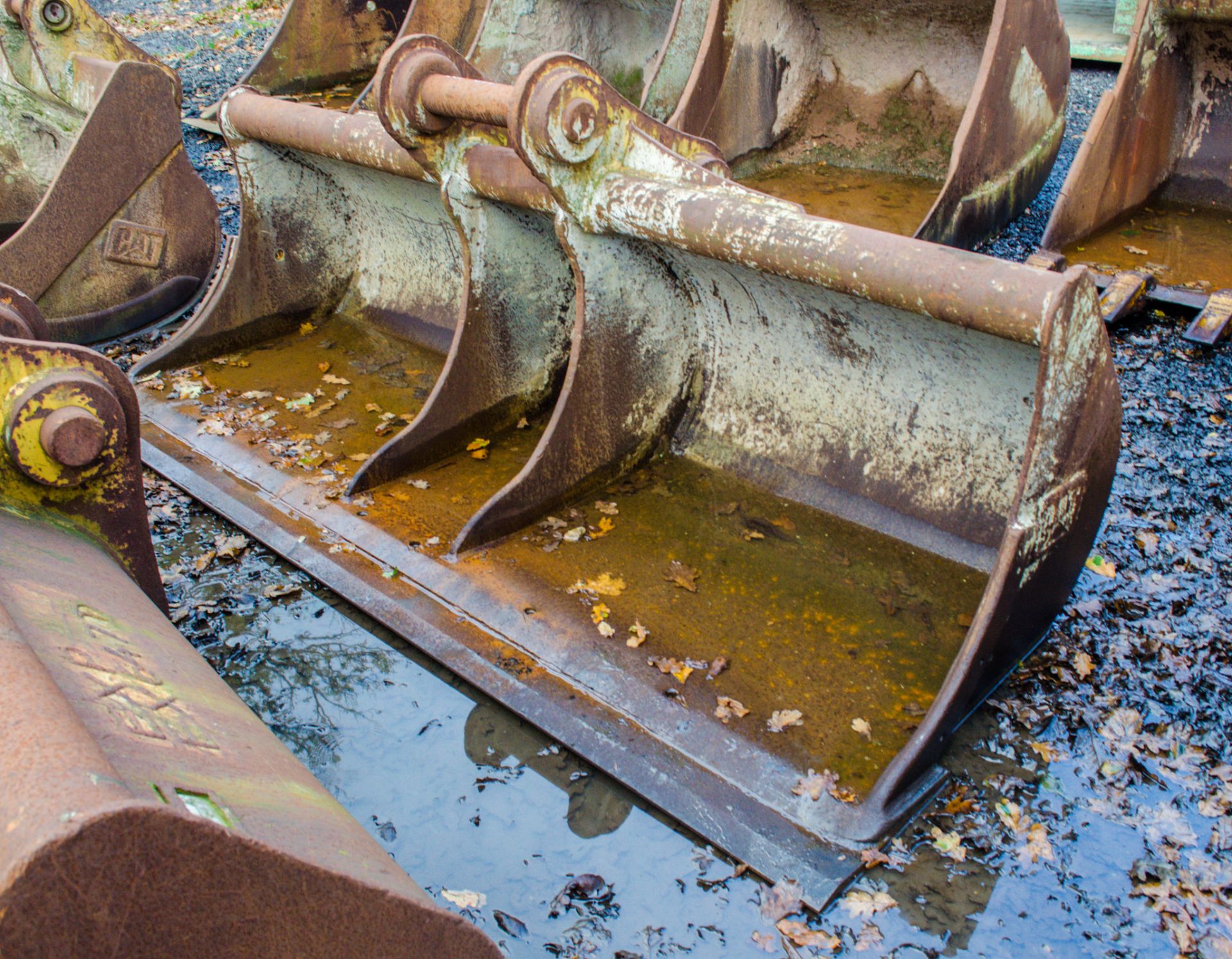 CAT 8 foot ditching bucket to suit 20 tonne excavator