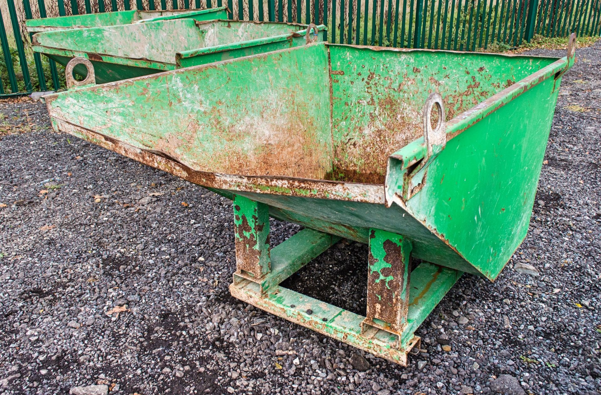 Invicta auto lock tipping skip A1142769