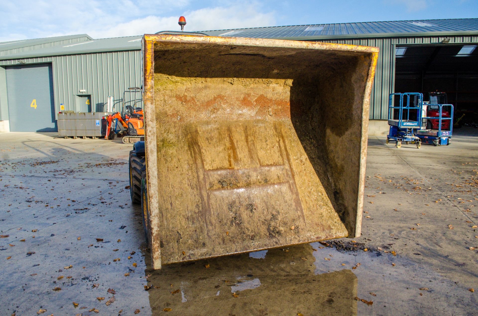 JCB 3 tonne straight skip dumper Year: 2015 S/N: RE8399 Recorded Hours: 1071 A669033 - Bild 14 aus 20