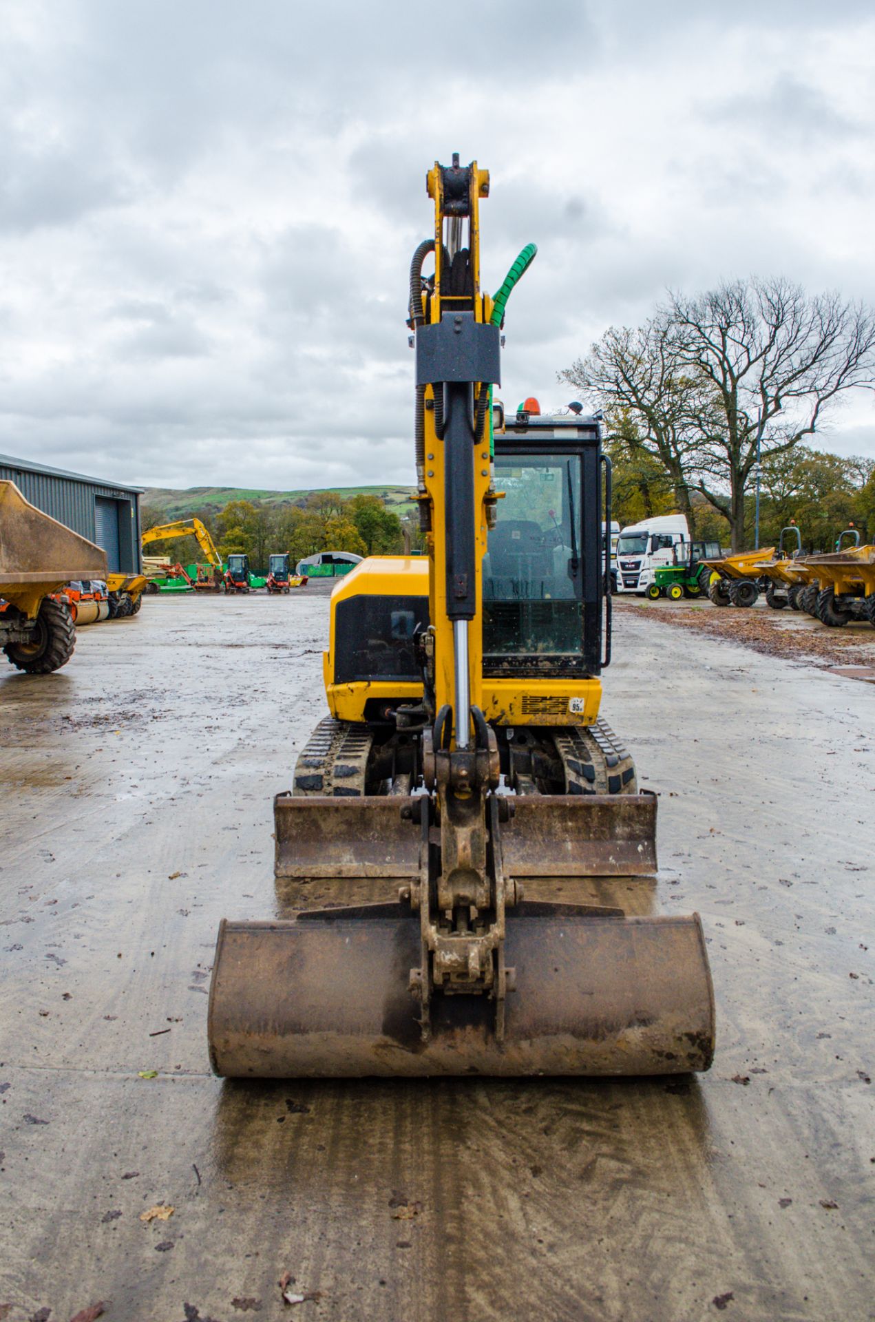 JCB 55z-1 5.5 tonne rubber tracked excavator Year: 2017 S/N: 1924832 Recorded Hours: 2424 piped, - Image 5 of 20