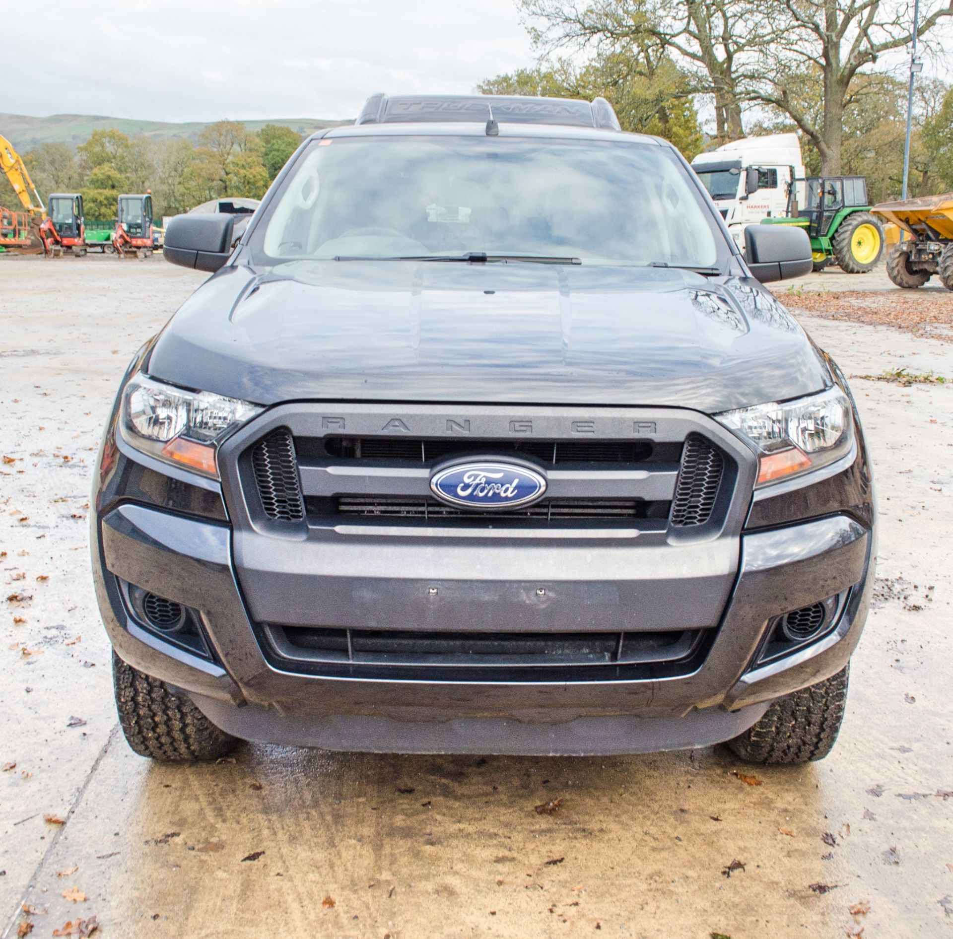 Ford Ranger 2.2 TDCI 160 XL double cab pick up (Ex MOD) VIN: 6FPPXXMJ2PHU42742 Date of Entry into - Image 5 of 32