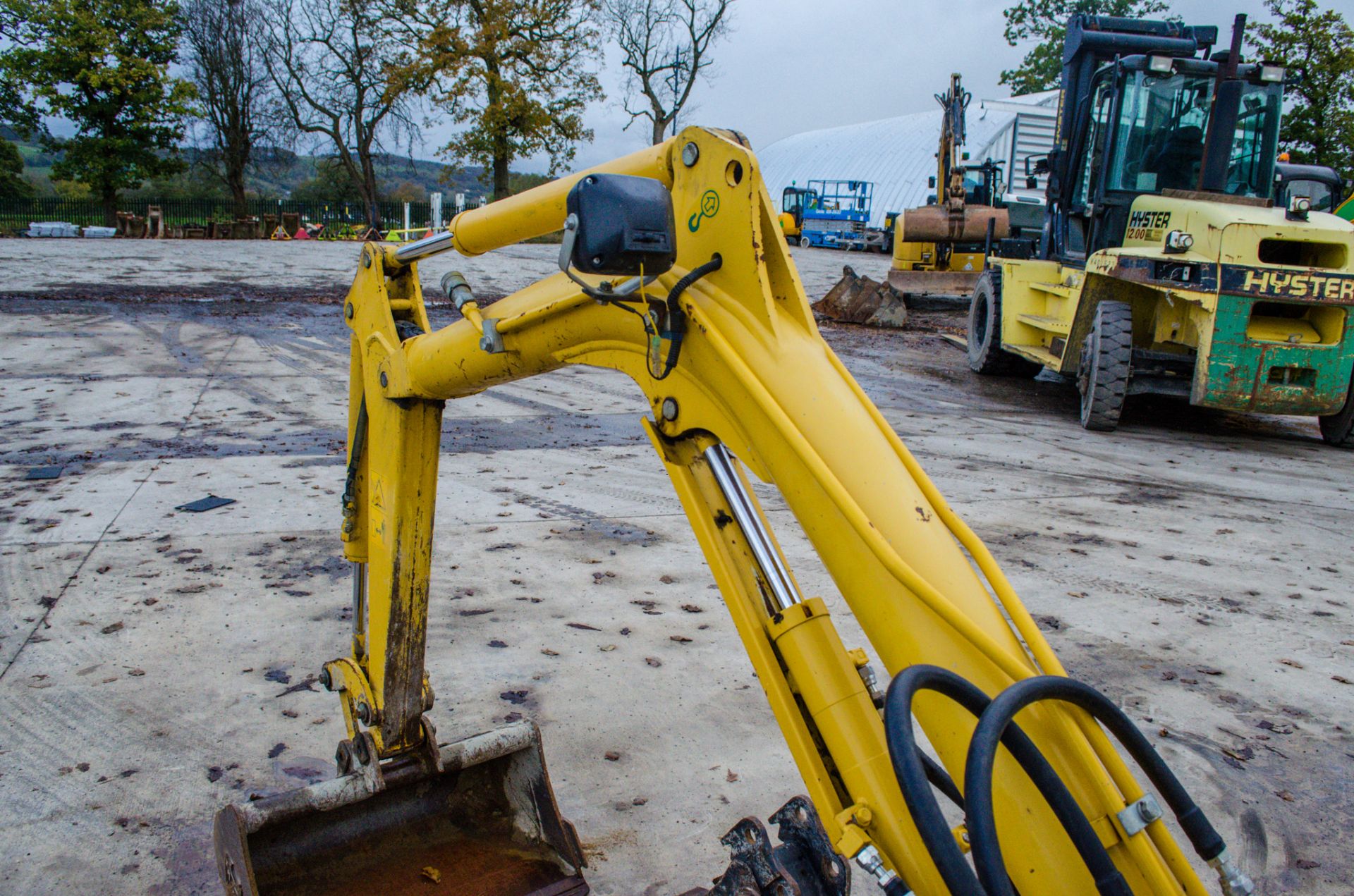 Komatsu PC09-1 1 tonne rubber tracked micro excavator Year: 2018 S/N: 15850 piped, blade expanding - Image 11 of 21