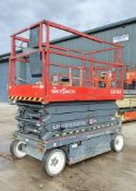 Skyjack SJIII 4632 battery electric scissor lift access platform Year: 2013 S/N: 70015693 HYP259