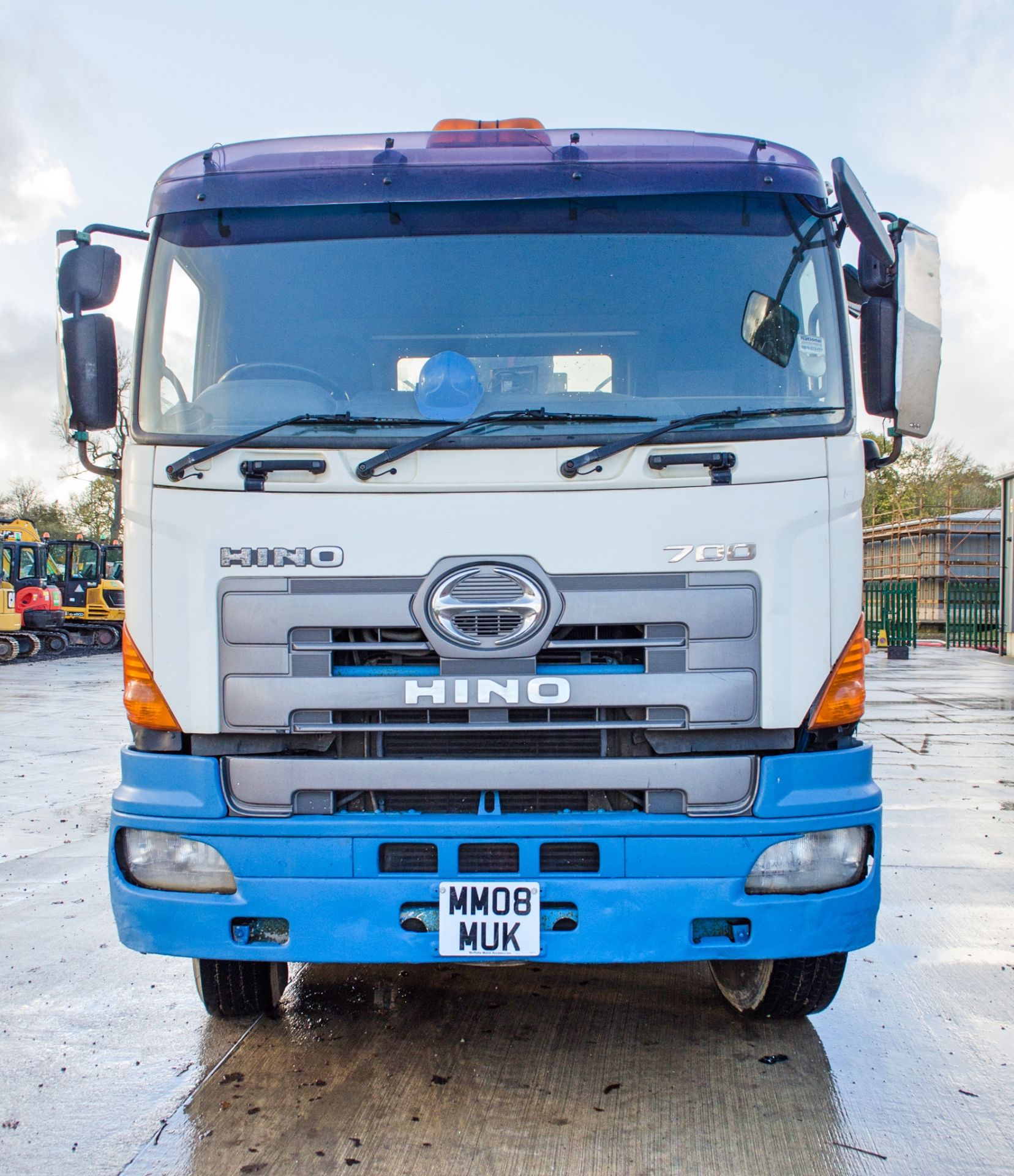 Hino 3241 32 tonne 8 wheel grab/tipper lorry Registration Number: MM08 MUK Date of Registration: - Image 5 of 29