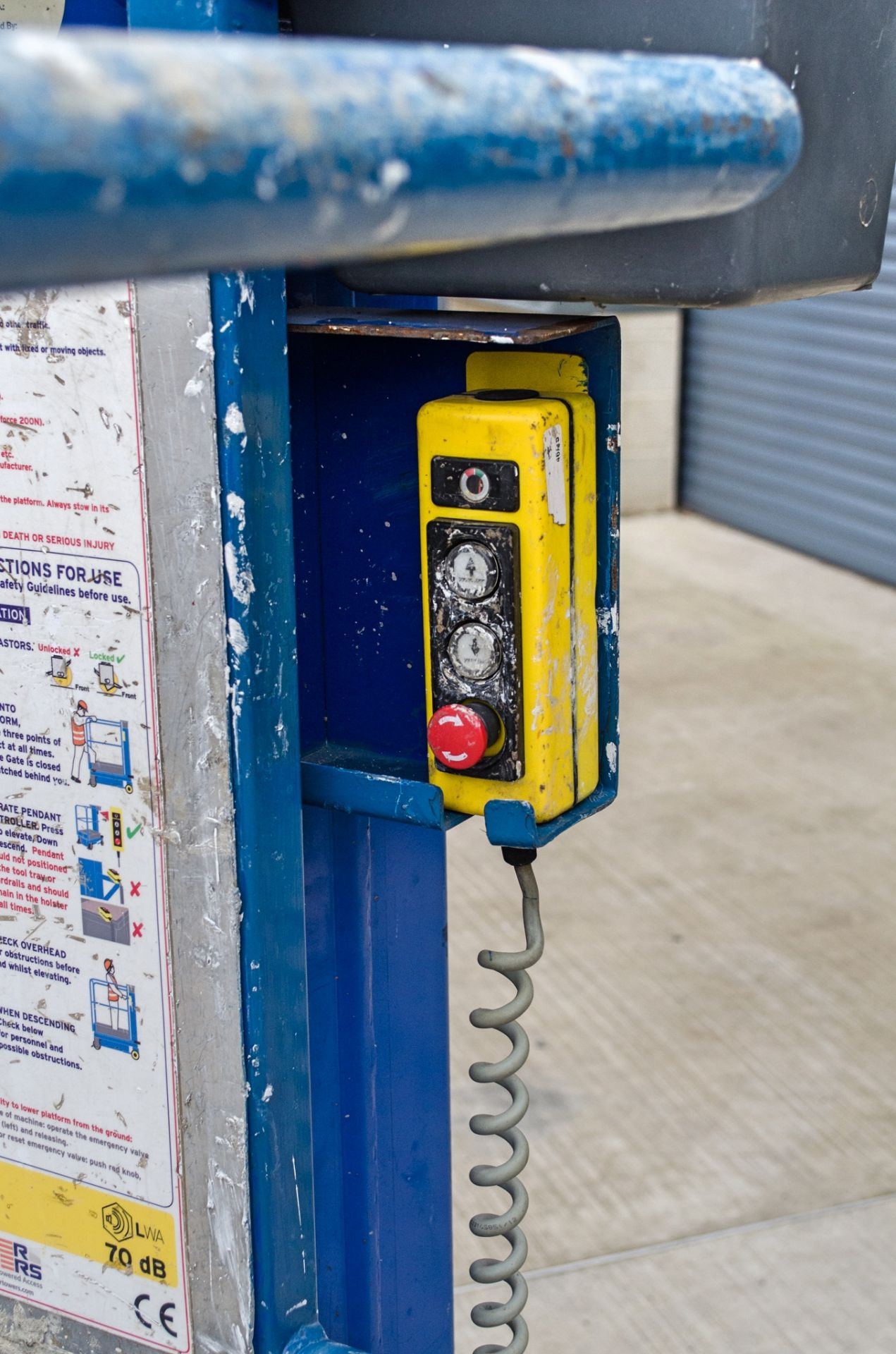 Power Tower Nano push around battery electric vertical mast access platform A725199 - Image 7 of 7