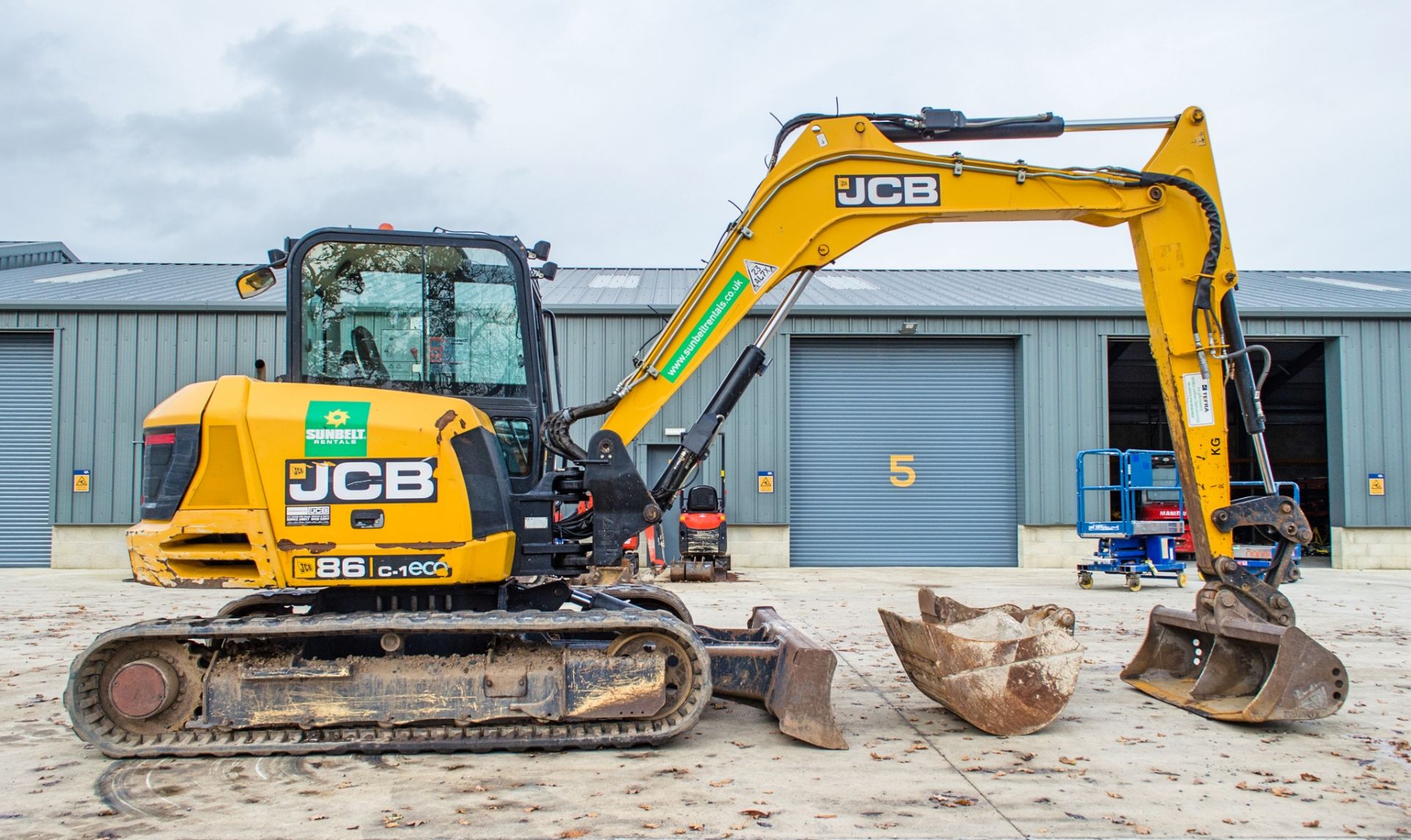 JCB 86C-1 Eco 8.5 tonne rubber tracked excavator Year: 2015 S/N: 2249986 Recorded Hours: 3918 blade, - Image 8 of 23