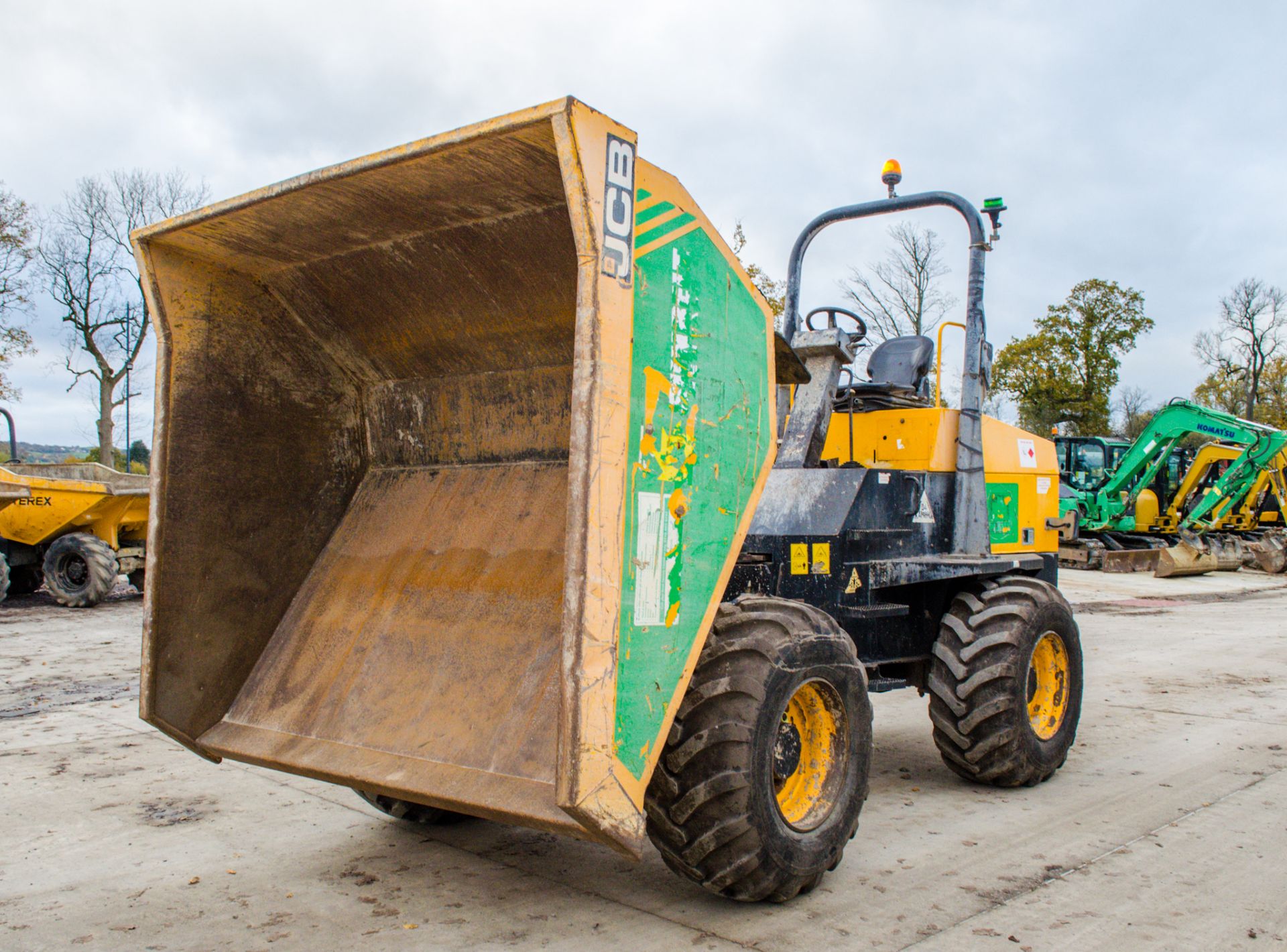 JCB 9 tonne straight skip dumper Year: 2015 S/N: RM7893 Recorded Hours: 2064 A677234 - Image 13 of 20