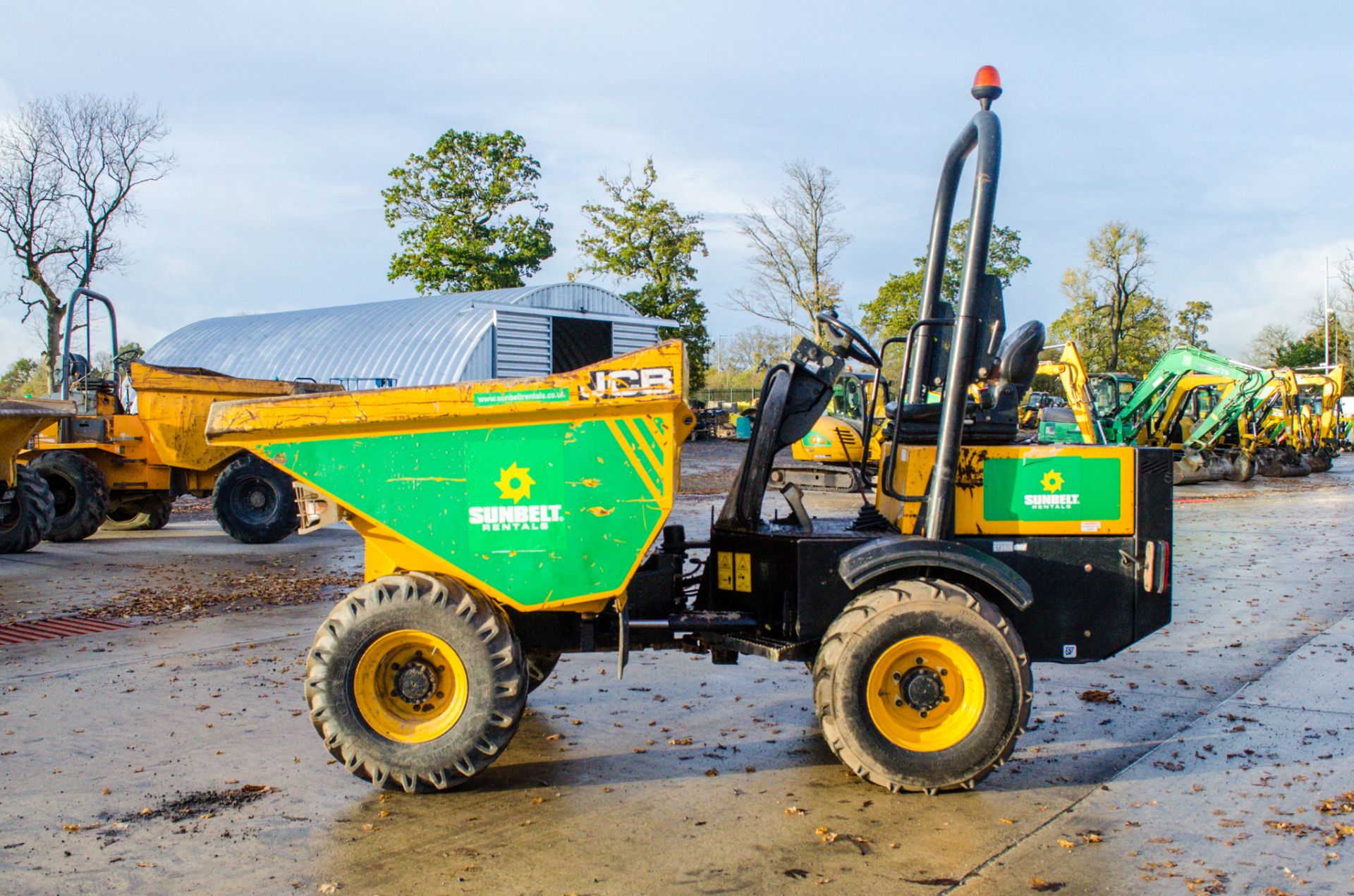 JCB 3 tonne straight skip dumper Year: 2015 S/N: RE8399 Recorded Hours: 1071 A669033 - Bild 8 aus 20