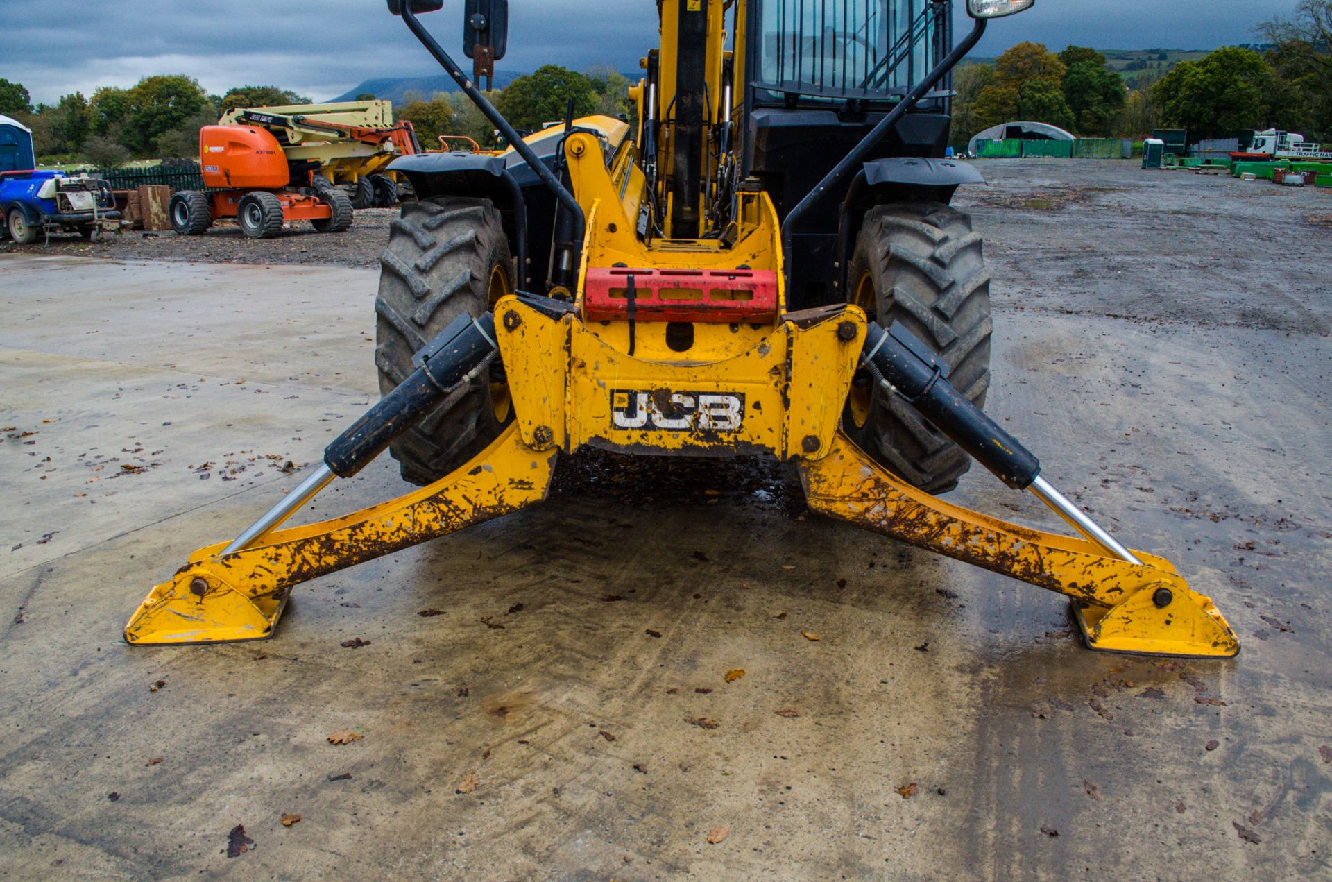 JCB 540-170 17 metre telescopic handler Year: 2014 S/N: 2342096 Recorded Hours: 4066 c/w front and - Image 15 of 23