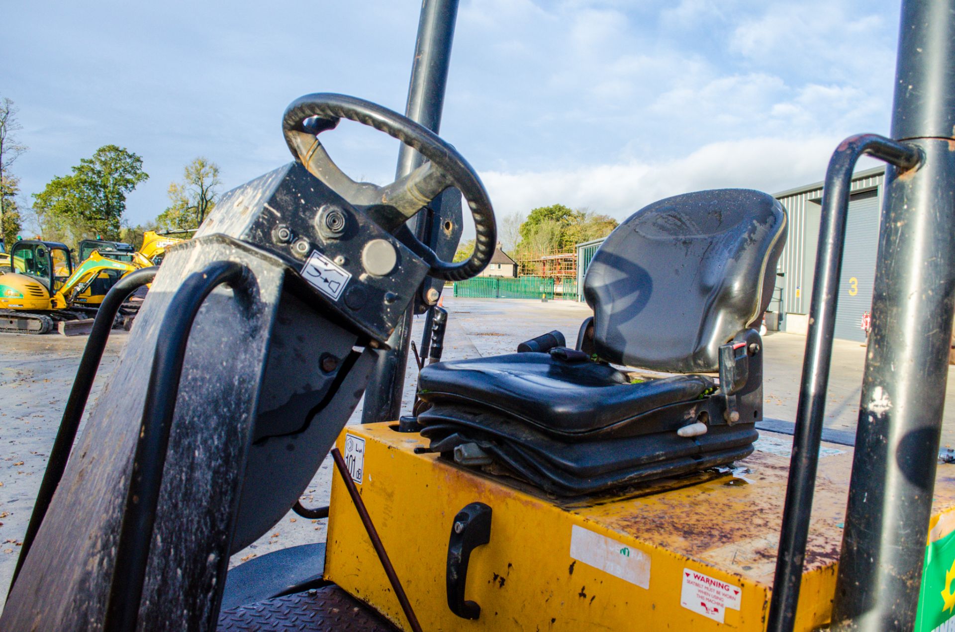 JCB 3 tonne straight skip dumper Year: 2015 S/N: RE8399 Recorded Hours: 1071 A669033 - Image 17 of 20