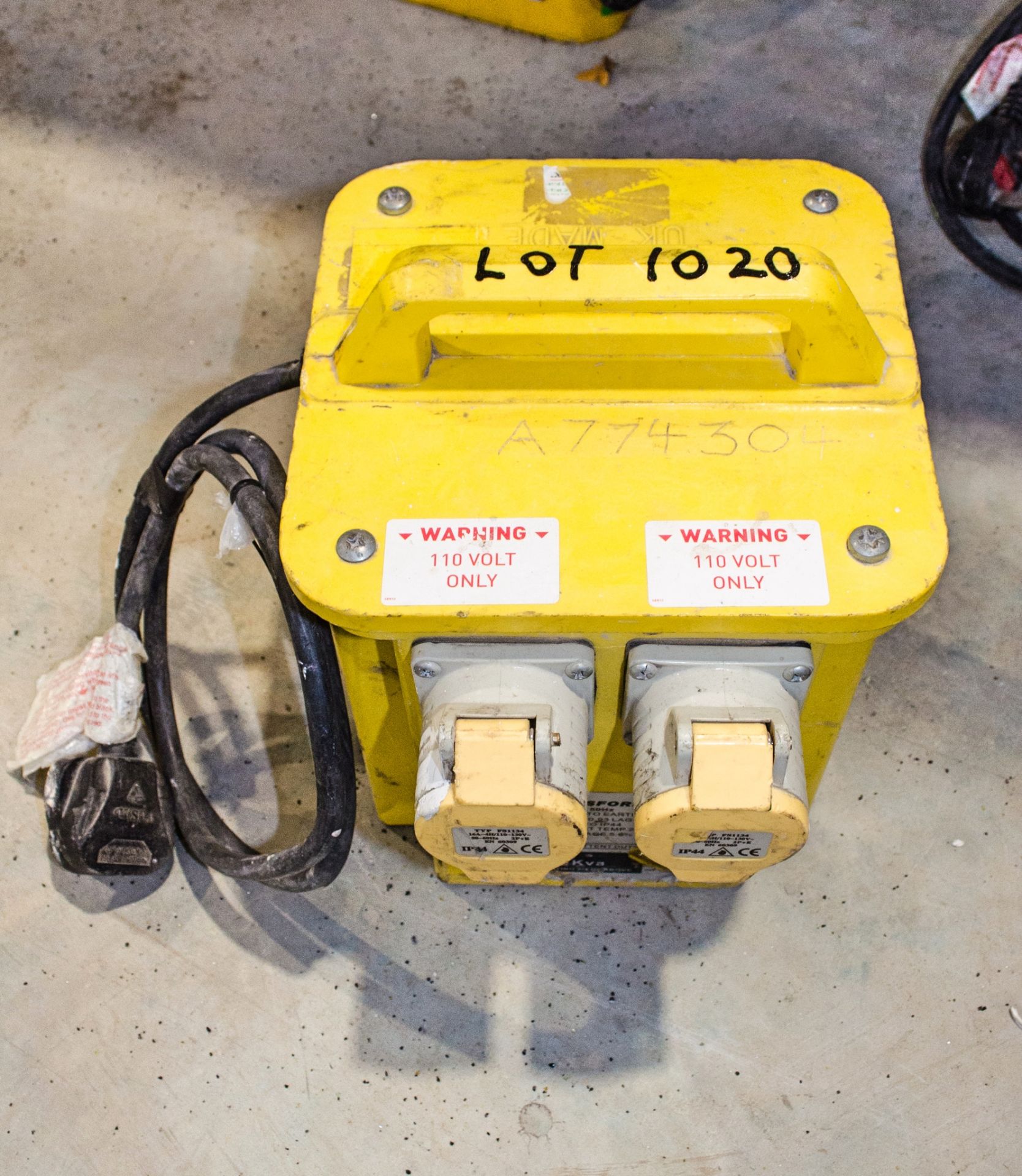 240v to 110v 3kva transformer A744304