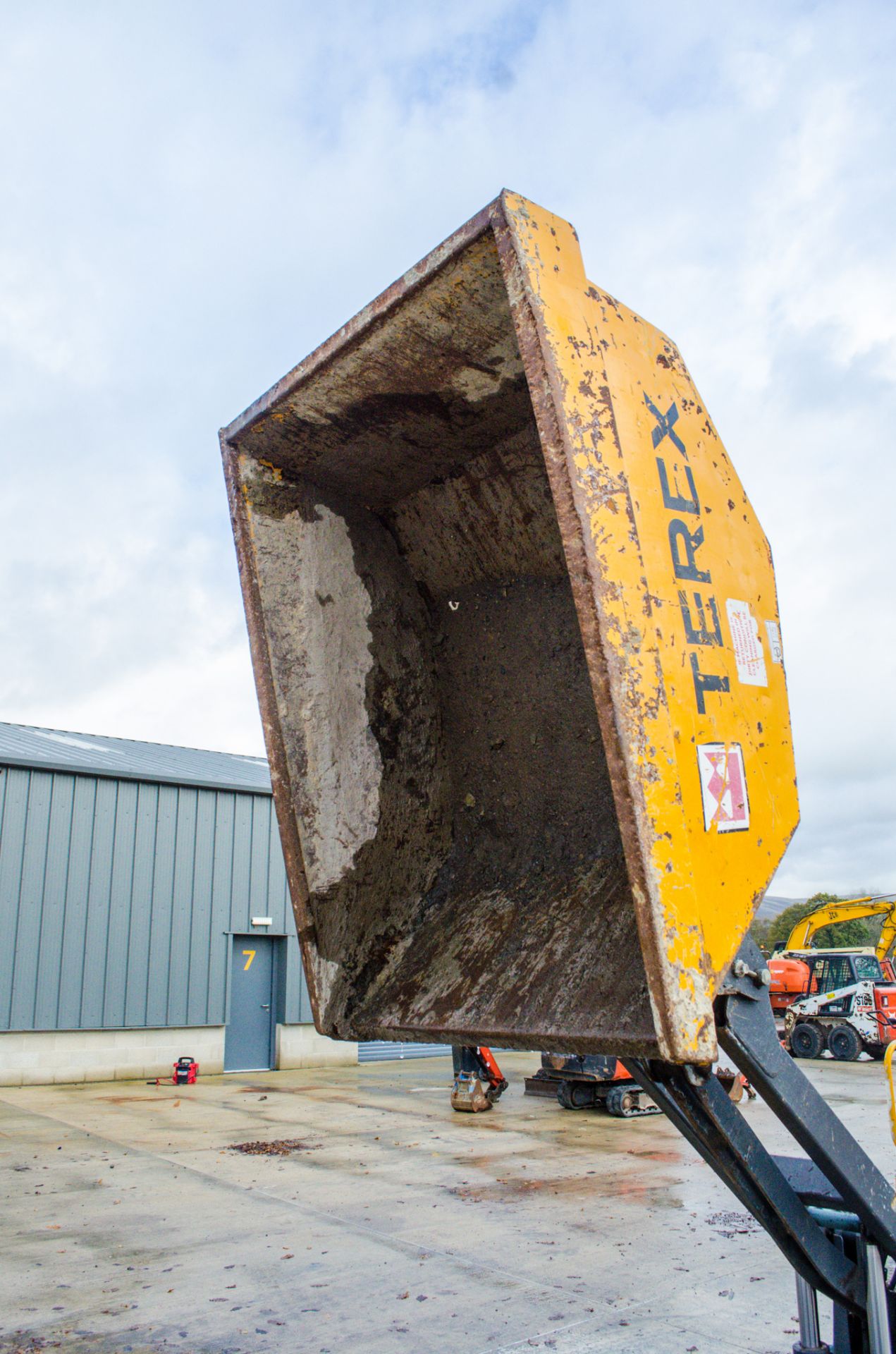 Terex TA1EH 1 tonne hi-tip dumper Year: 2014 S/N: 2064 Recorded Hours: 1213 A641656 - Image 14 of 21