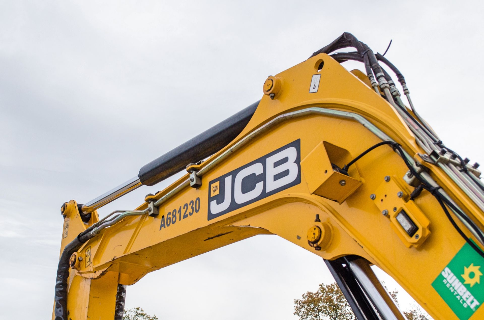 JCB 86C-1 Eco 8.5 tonne rubber tracked excavator Year: 2015 S/N: 2249996 Recorded Hours: 3694 blade, - Image 15 of 23