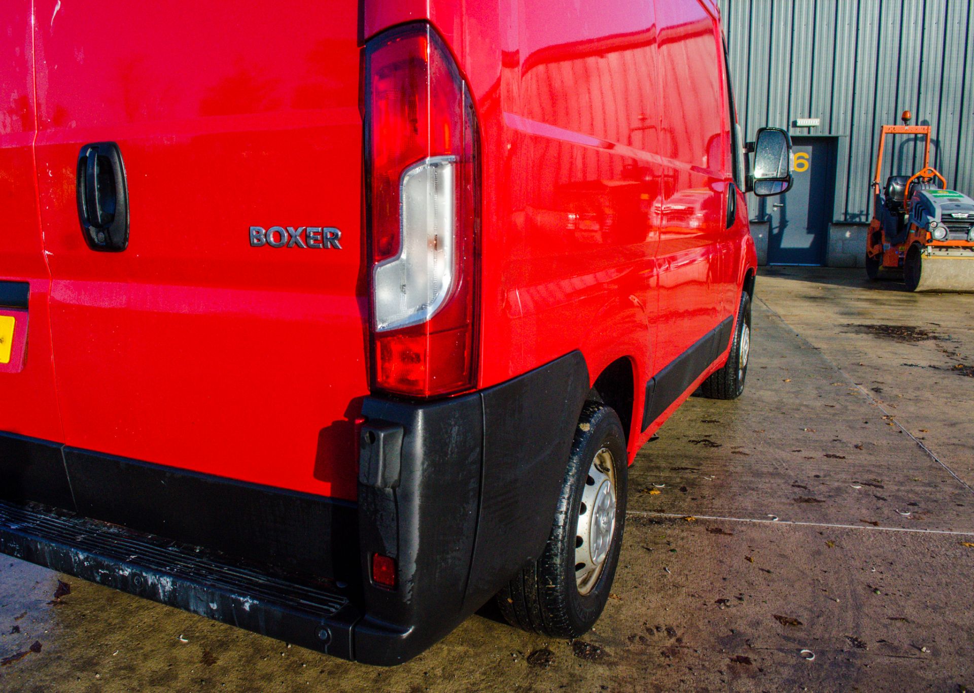 Peugeot Boxer 333 2.0 blue HDI L1 H1 Professional panel van Registration Number: EK18 RXN Date of - Image 12 of 27