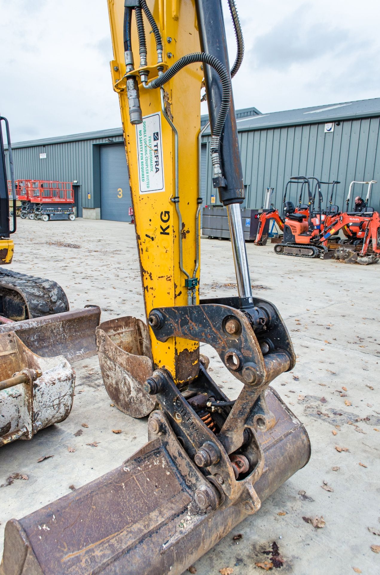 JCB 86C-1 Eco 8.5 tonne rubber tracked excavator Year: 2015 S/N: 2249986 Recorded Hours: 3918 blade, - Image 13 of 23