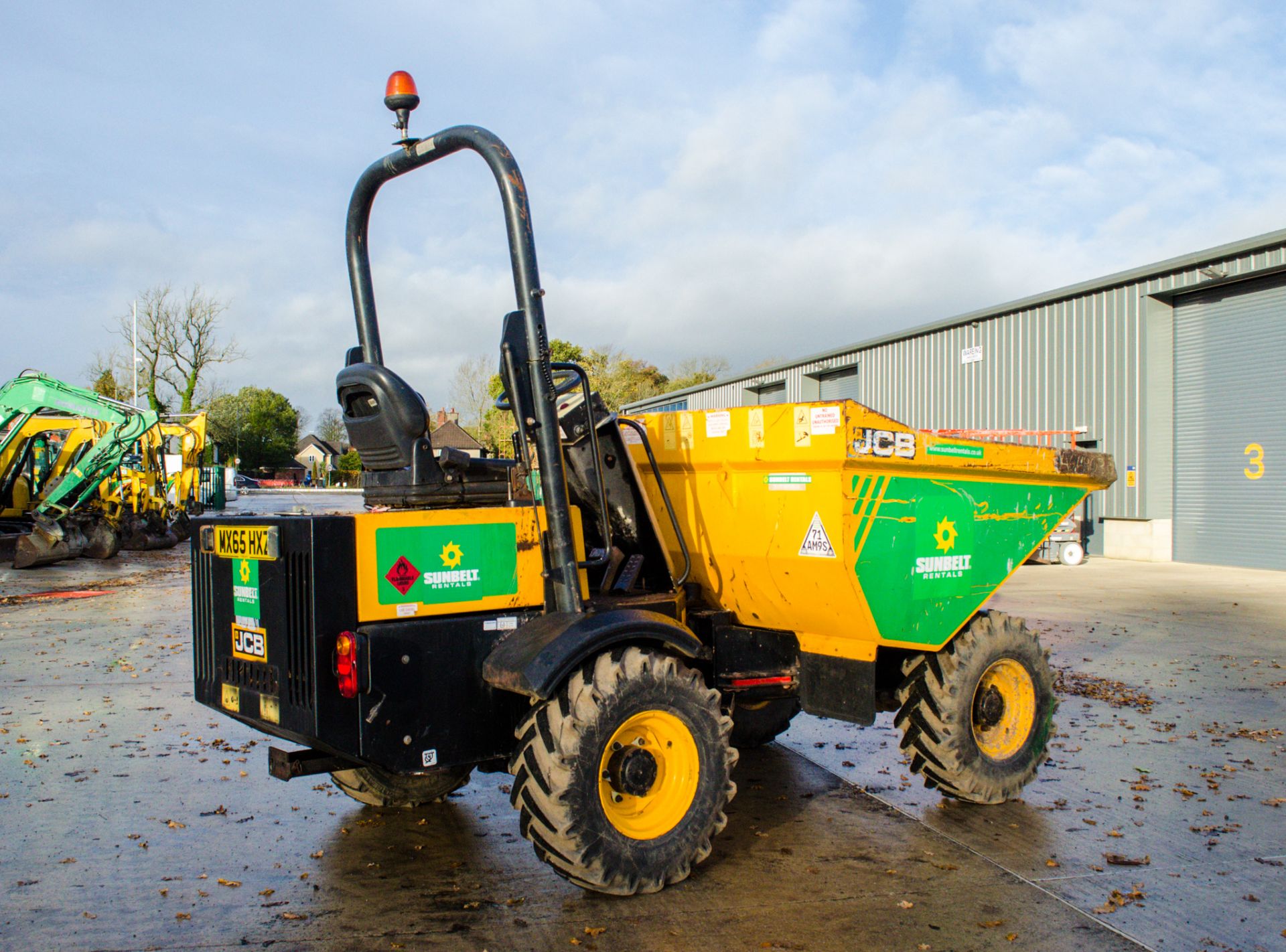 JCB 3 tonne straight skip dumper Year: 2015 S/N: RE8399 Recorded Hours: 1071 A669033 - Bild 4 aus 20