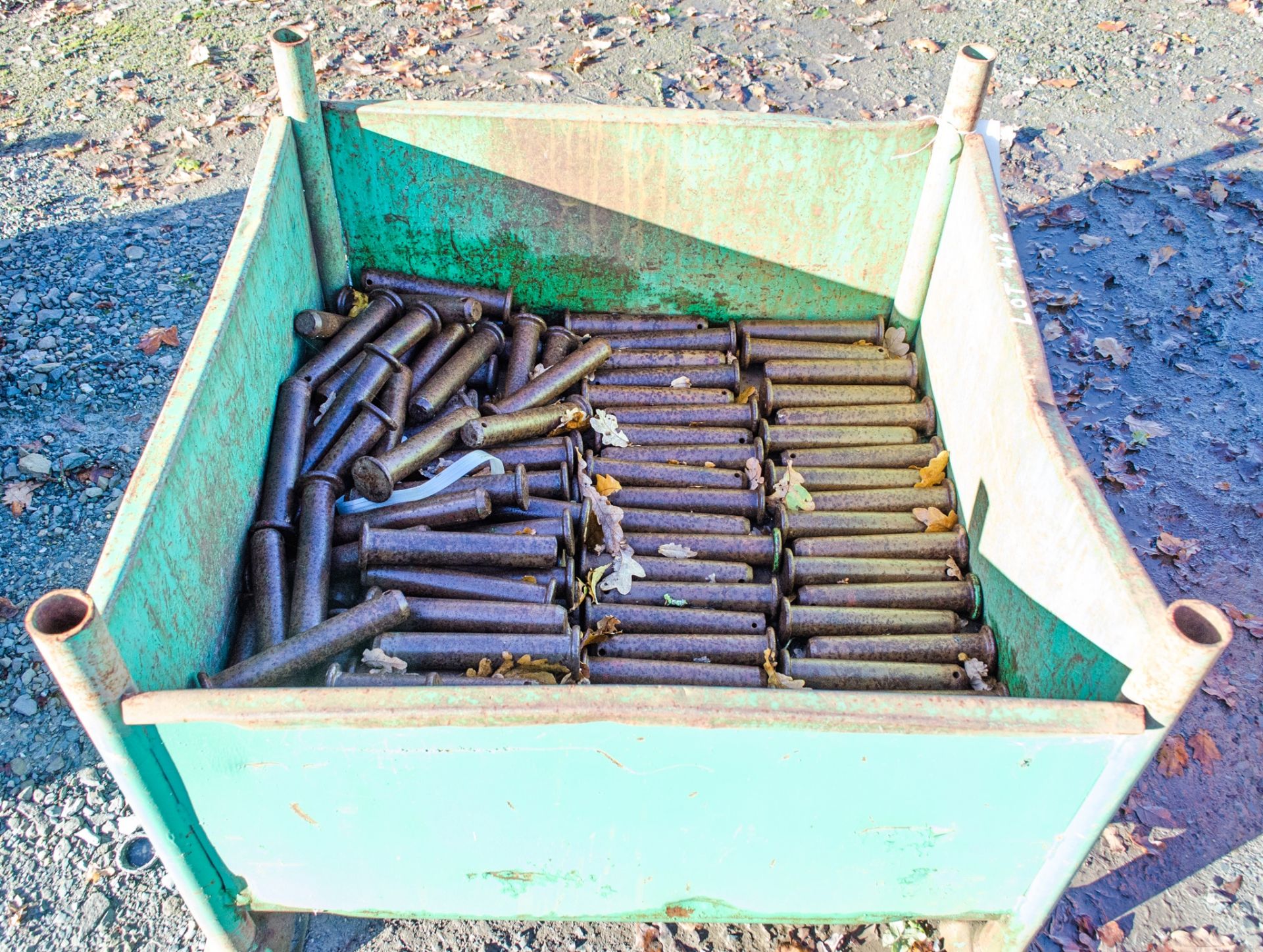 Stillage of mushroom pins