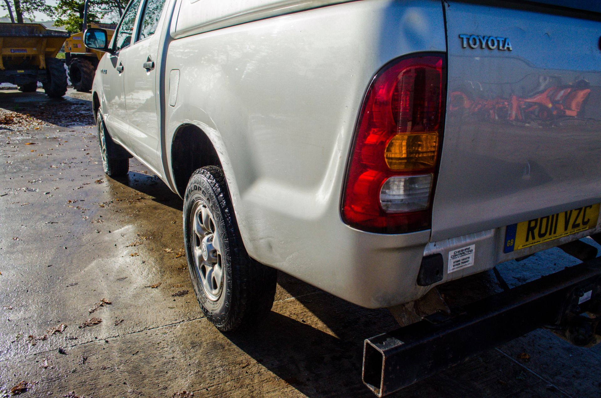 Toyota Hilux 2.5 D-4D 144 HL2 4wd double cab pick up Registration Number: R011 VZC Date of - Image 14 of 29