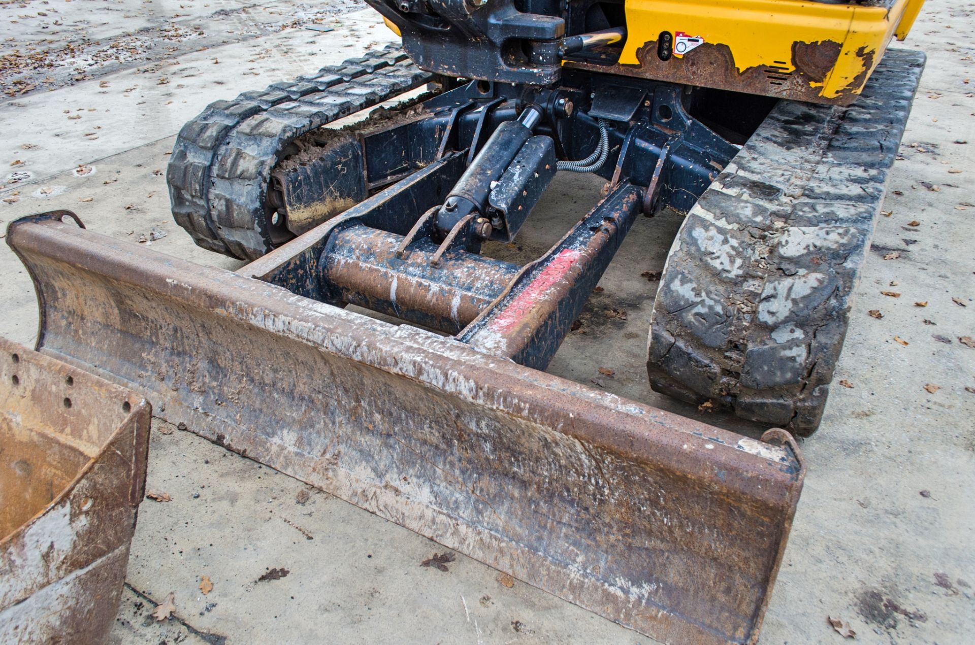 JCB 86C-1 Eco 8.5 tonne rubber tracked excavator Year: 2015 S/N: 2249986 Recorded Hours: 3918 blade, - Image 14 of 23