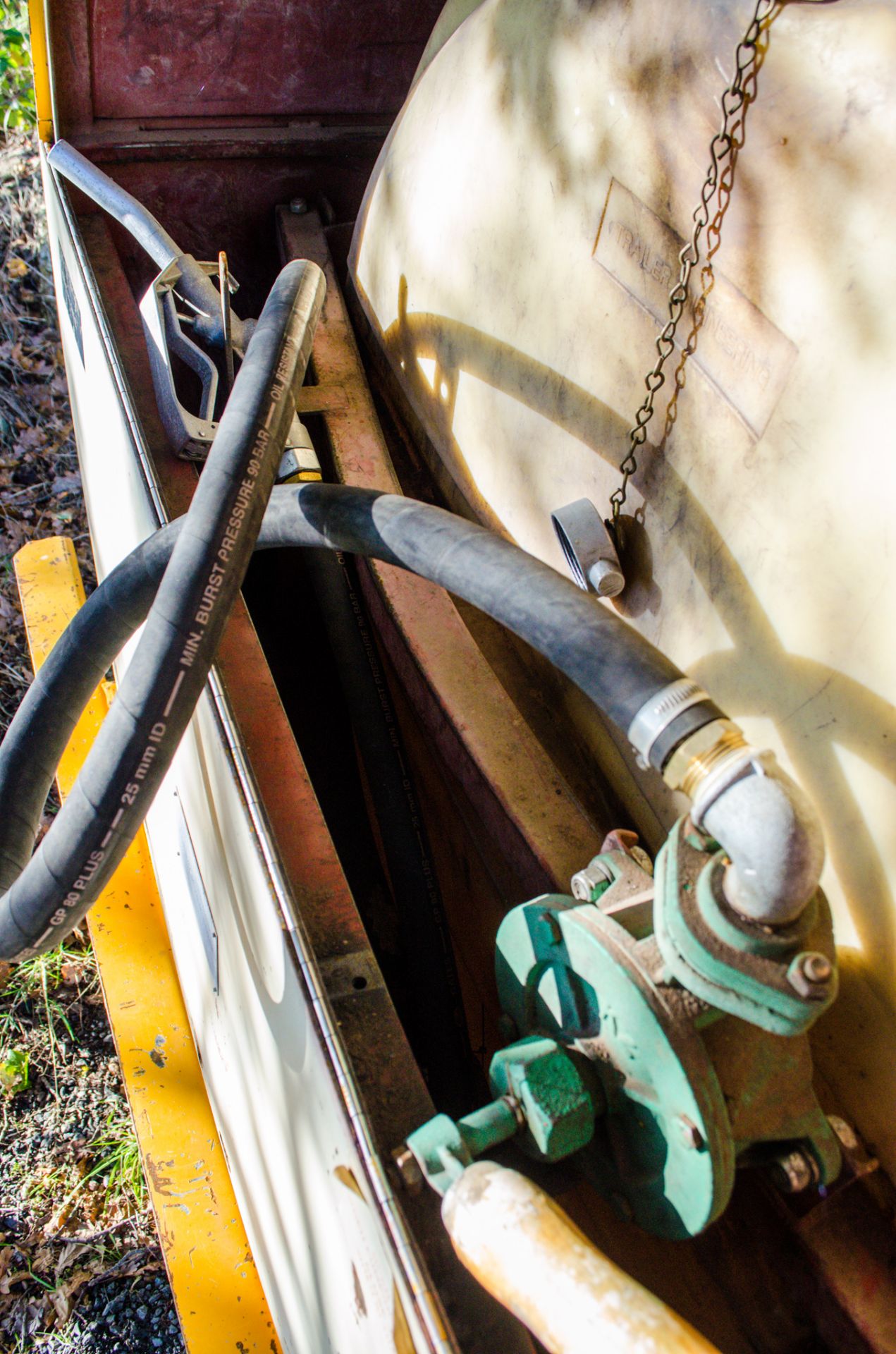 Trailer Engineering 500 gallon site tow bunded fuel bowser c/w hand pump, delivery hose and - Image 4 of 5