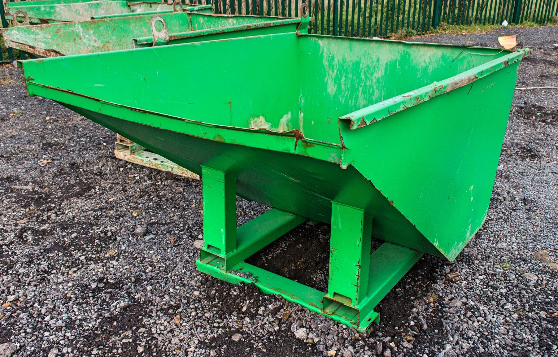 Invicta auto lock tipping skip A1201708