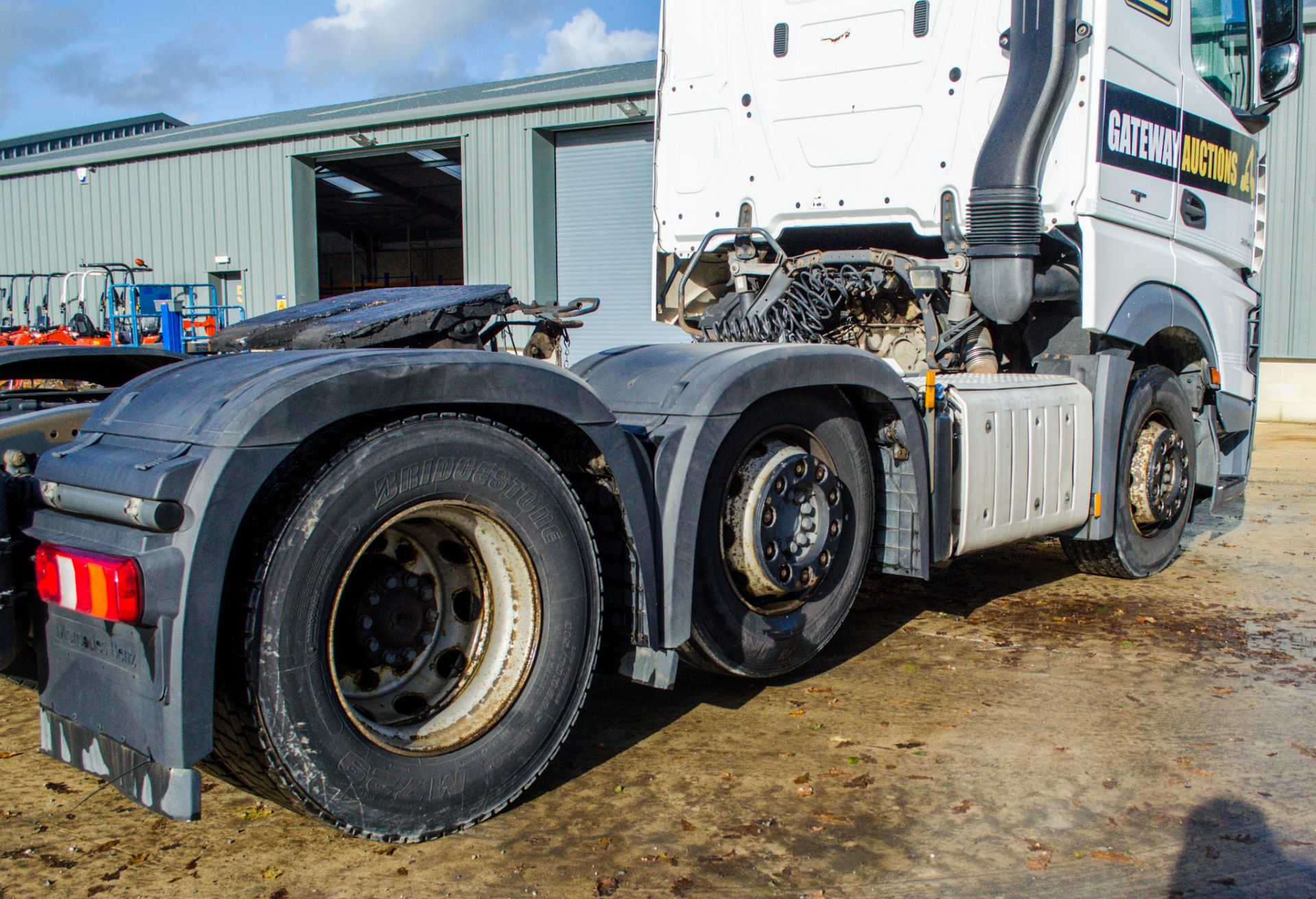 Mercedes Benz 2545 6x2 mid-lift tractor unit Registration Number: PNI5 EPY Date of Registration: - Image 8 of 22