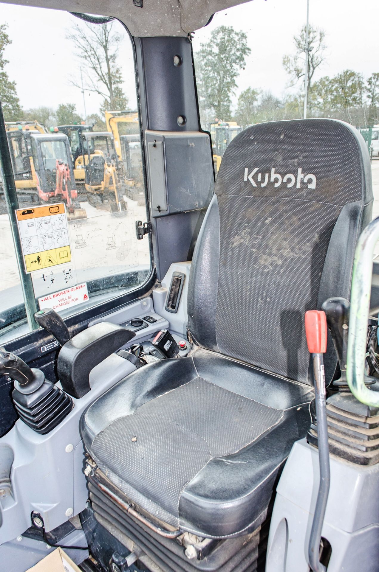 Kubota U55-4 5.5 tonne rubber tracked excavator Year: 2015 S/N: 53145 Recorded Hours: 3763 blade, - Image 18 of 22
