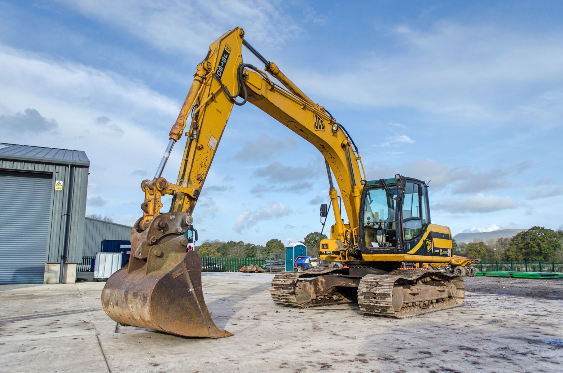 JCB JS160LC 16 tonne steel tracked excavator Year: 2004 S/N: 703772 Recorded Hours: 10424 piped,