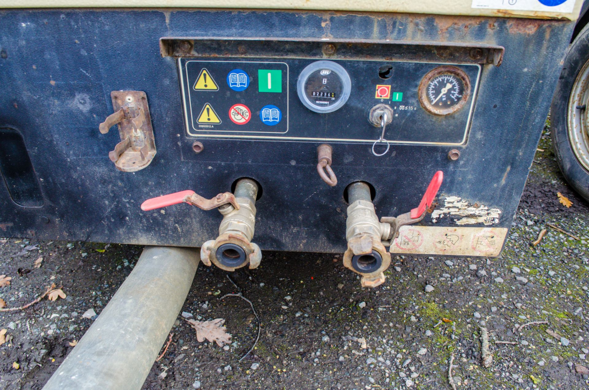 Ingersoll Rand 7/26E diesel driven fast tow air compressor Year: 2006 S/N: 107140 Recorded Hours: - Image 6 of 8