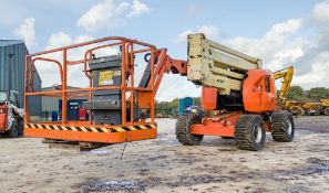 JLG 450AJ Series II diesel/battery electric articulated boom lift access platform Year: 2013 S/N: