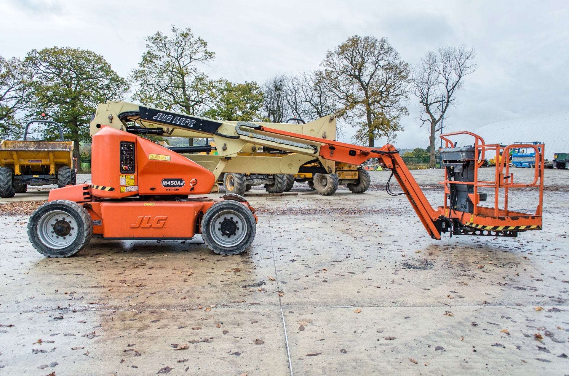 JLG M450AJ hybrid articulated boom lift Year: 2012 S/N: 156095 Recorded hours: 8 (Suspect clock - Image 7 of 17