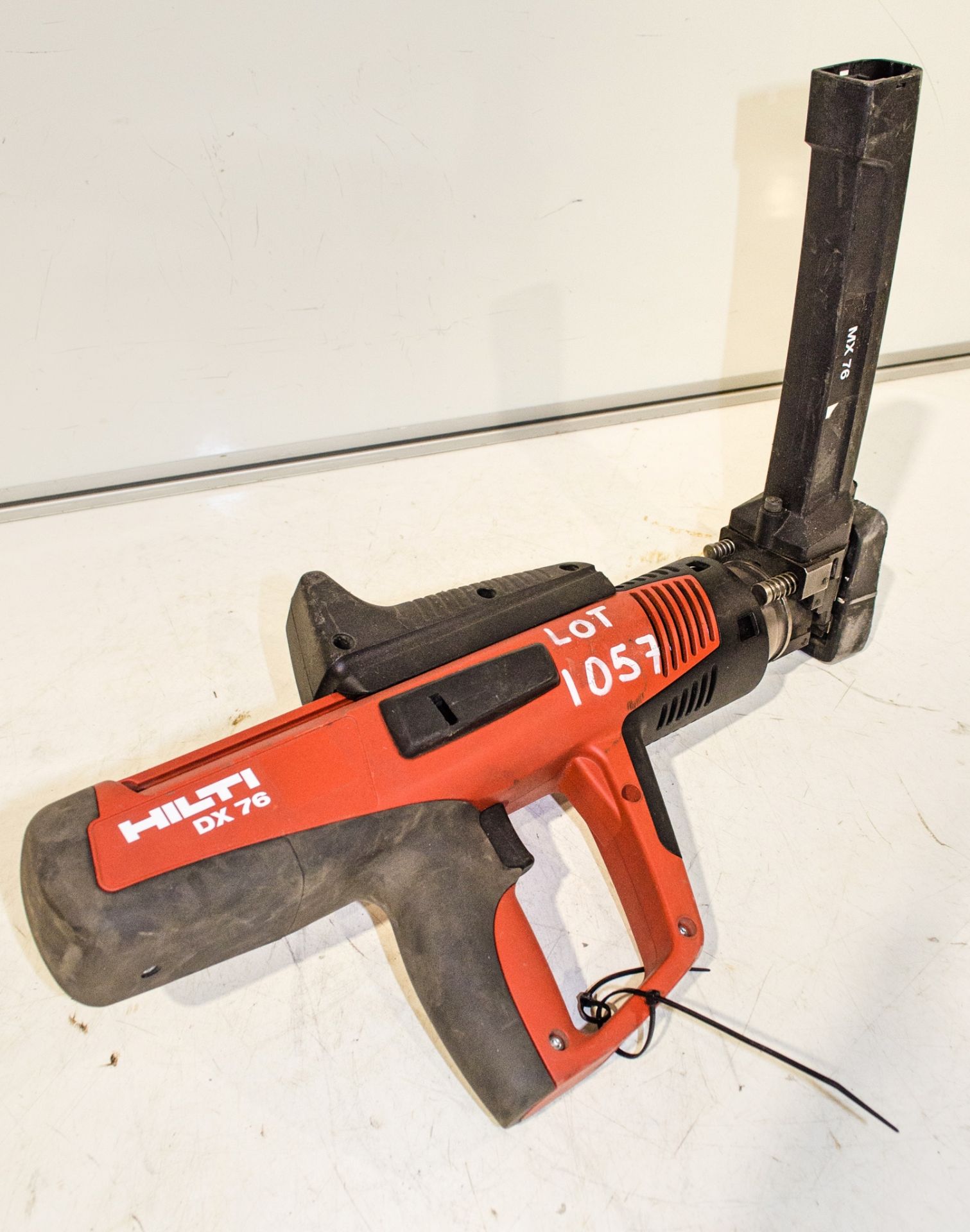 Hilti DX76 cordless nail gun A941457