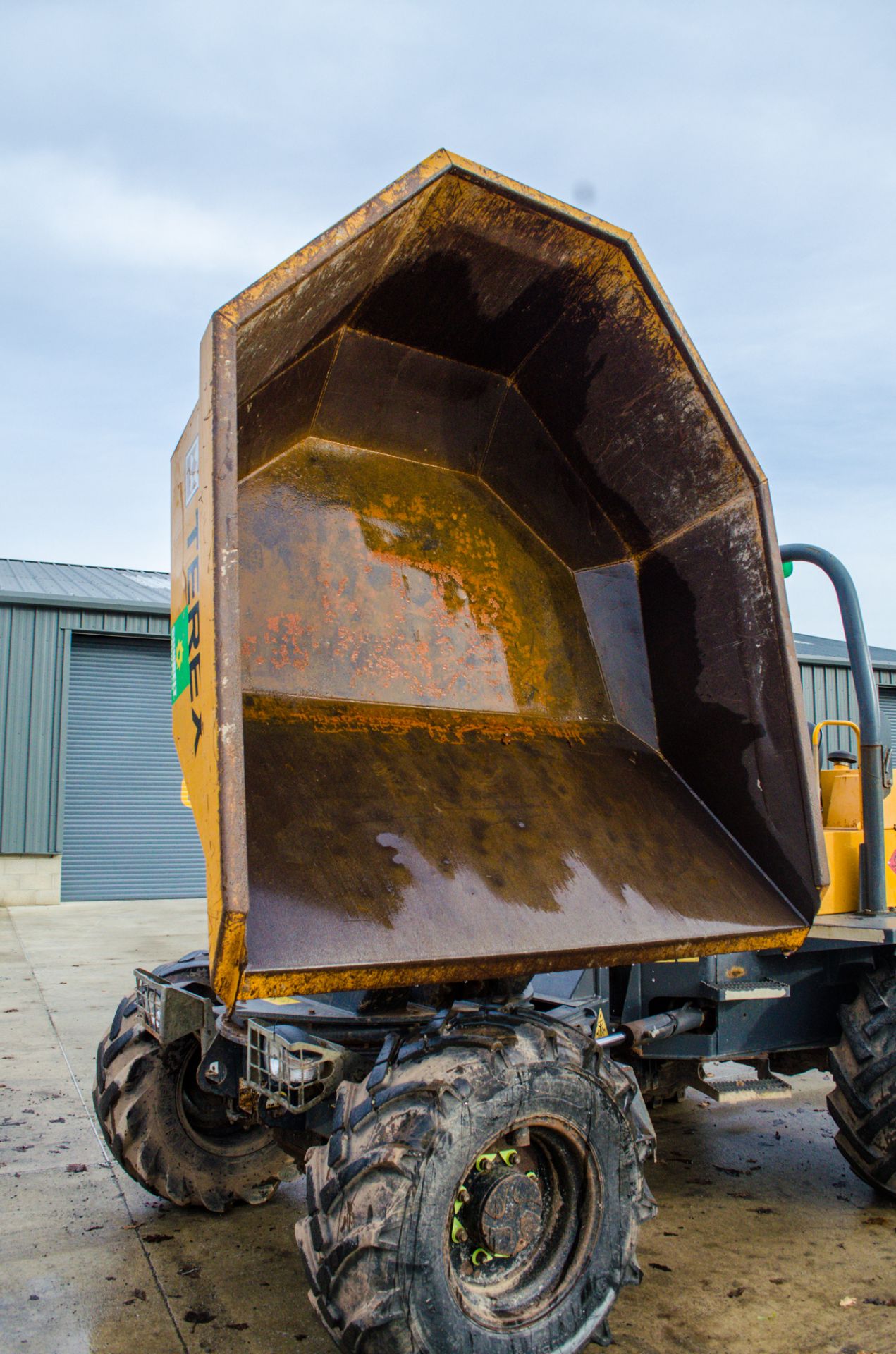 Terex TA6s 6 tonne swivel skip dumper  Year: 2014 S/N: 5592 Recorded Hours: 2249 A635117 - Image 17 of 23