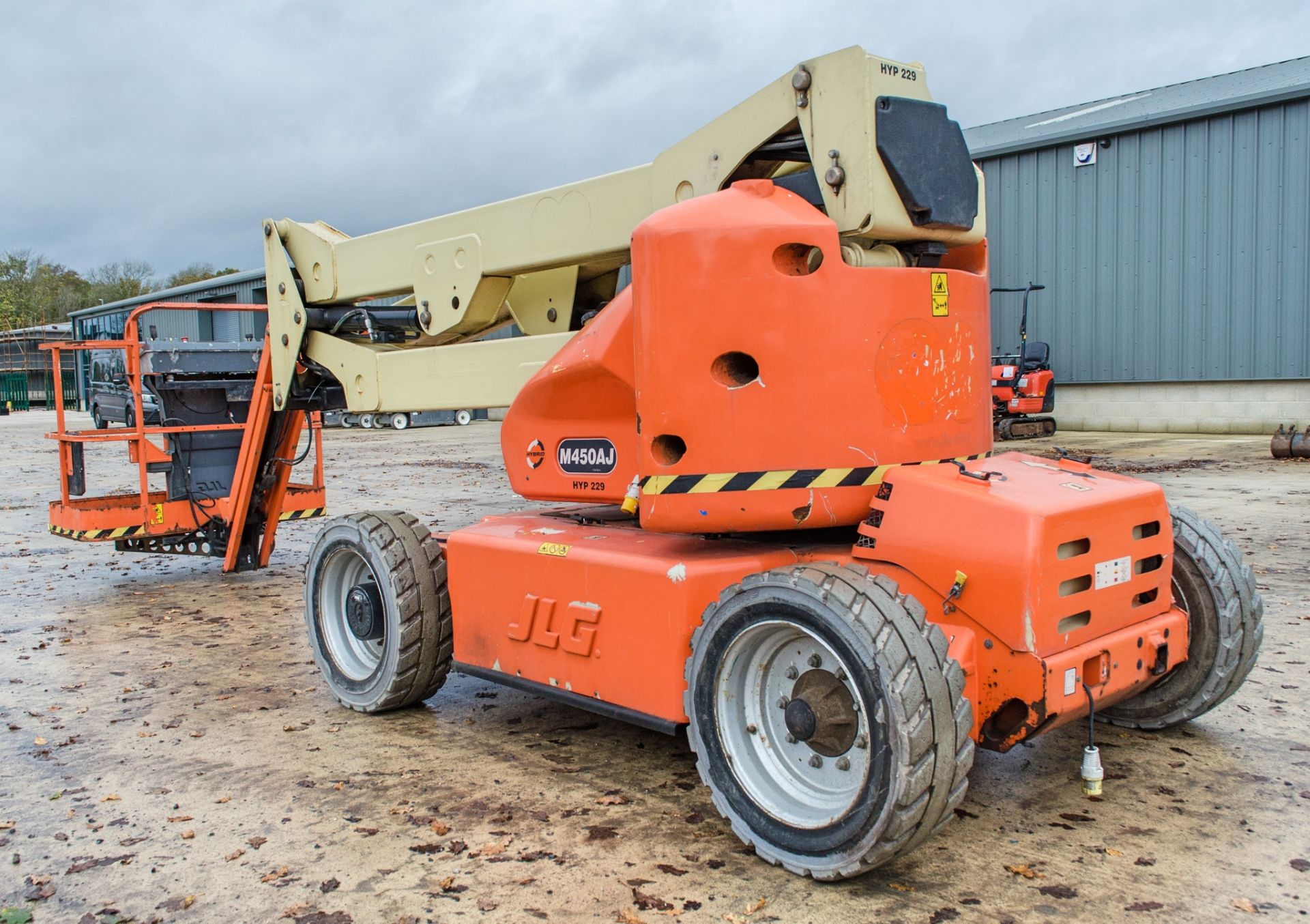 JLG M450AJ hybrid articulated boom lift Year: 2012 S/N: 156095 Recorded hours: 8 (Suspect clock - Image 4 of 17