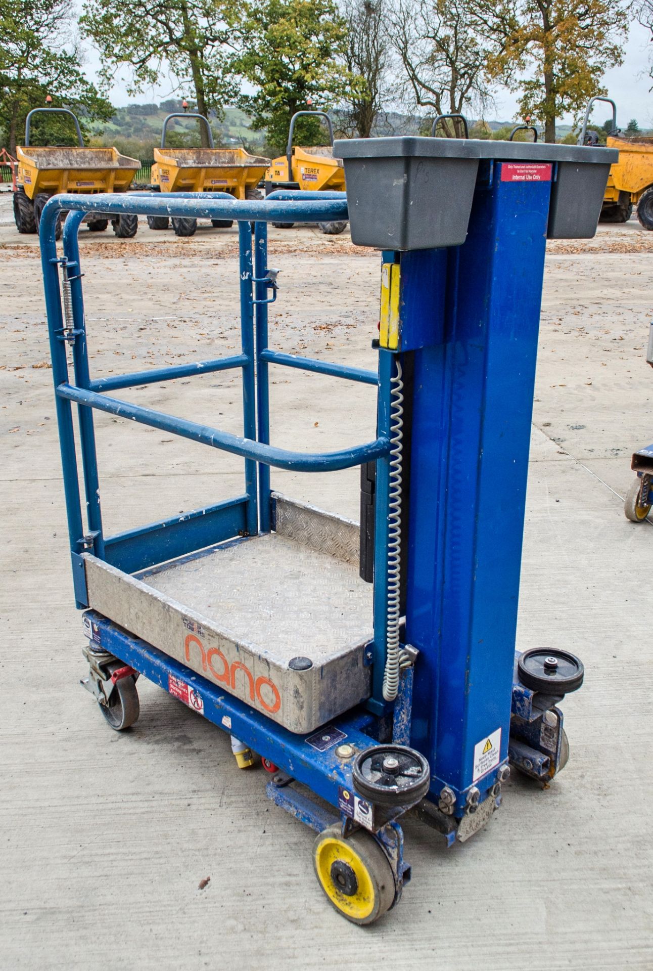 Power Tower Nano push around battery electric vertical mast access platform A725199 - Image 4 of 7