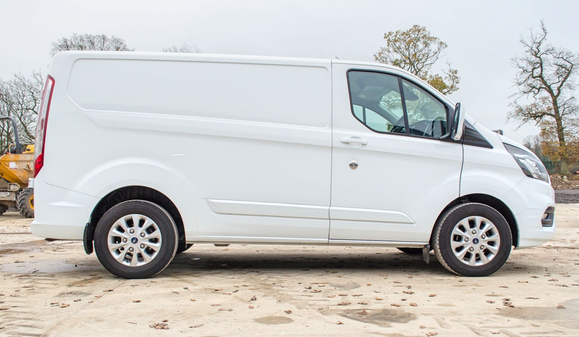 Ford Transit Custom Limited 300 TDCI 170 L1H1 panel van 6 speed manual panel van Registration - Image 7 of 29