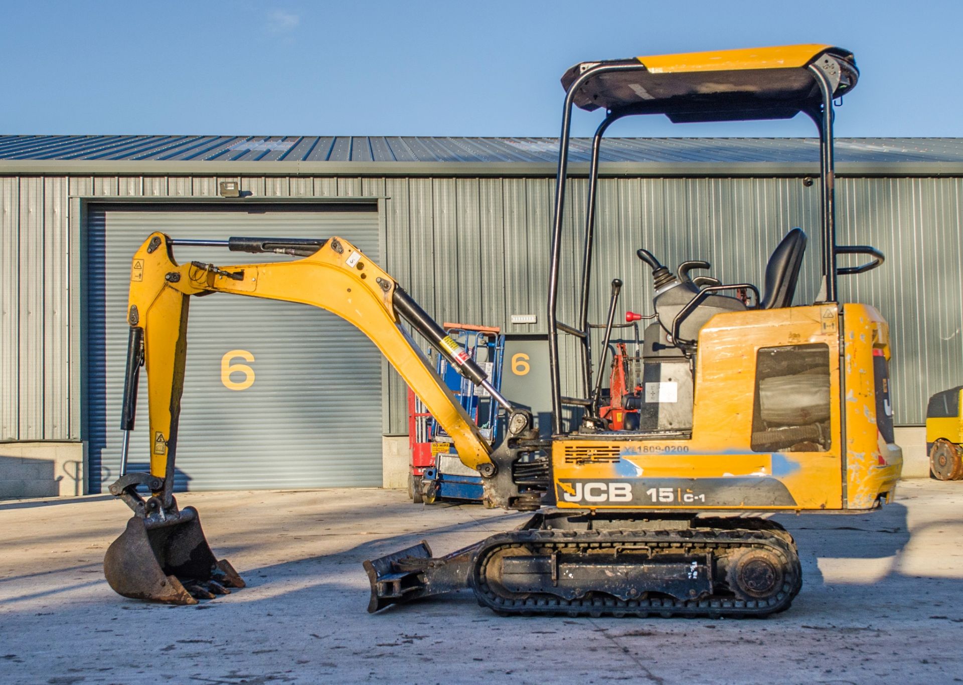 JCB 15C-2 1.5 tonne rubber tracked mini excavator Year: 2018 S/N: 2709988 Recorded hours: 954 Blade, - Image 8 of 21