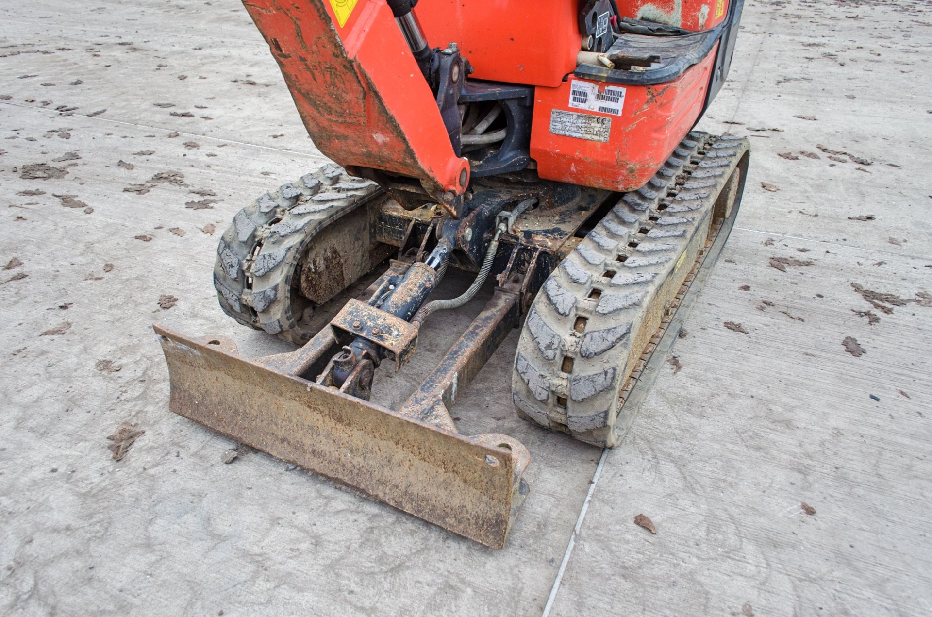 Kubota K008-3 0.8 tonne rubber tracked micro excavator Year: 2018 S/N: 31083 Recorded Hours: 930 - Image 11 of 21