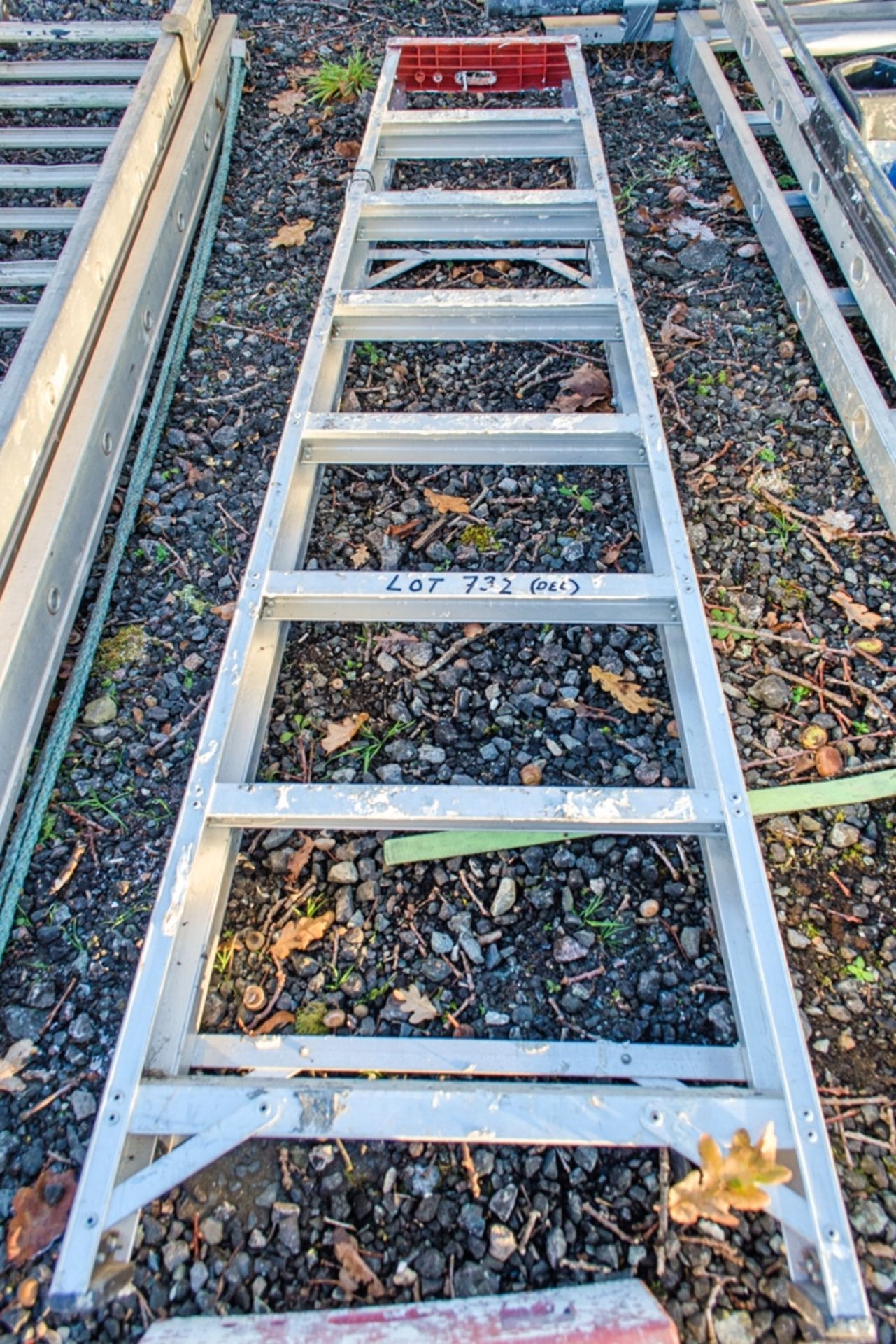 8 tread aluminium ladder 1901-LYT1689