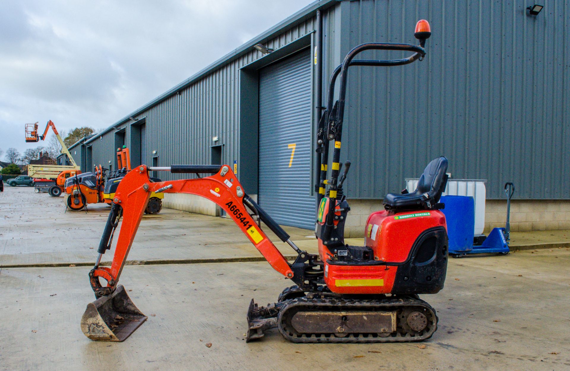 Kubota K008-3 0.8 tonne rubber tracked micro excavator Year: 2015 S/N: 26190 Recorded Hours: 1286 - Image 8 of 21