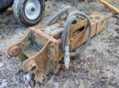 Soosan hydraulic breaker to suit 3 tonne mini excavator