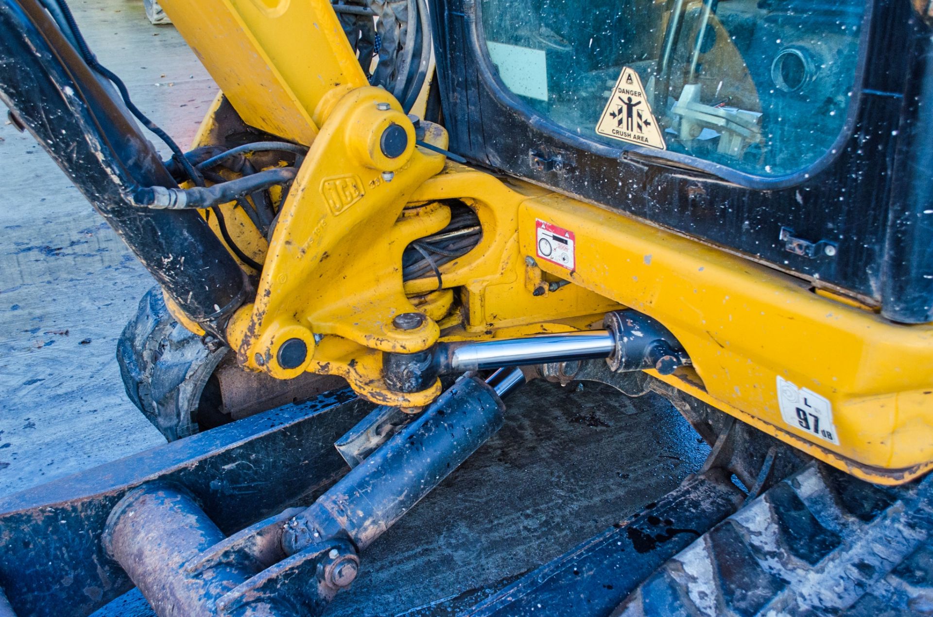 JCB 8055 RTS 5.5 tonne rubber tracked excavator Year: 2015 S/N: 2426207 Recorded Hours: 3404 - Image 17 of 23